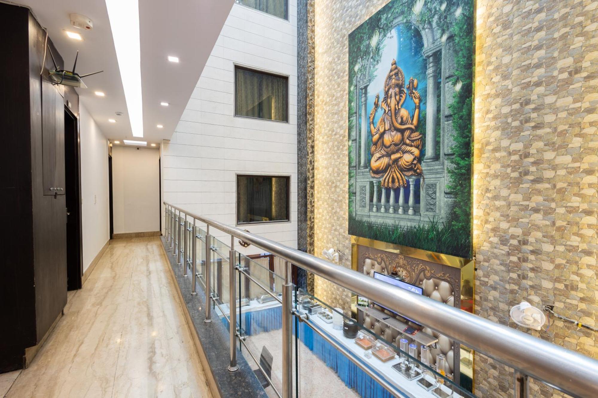 Gold Souk - Karol Bagh Hotel 4*