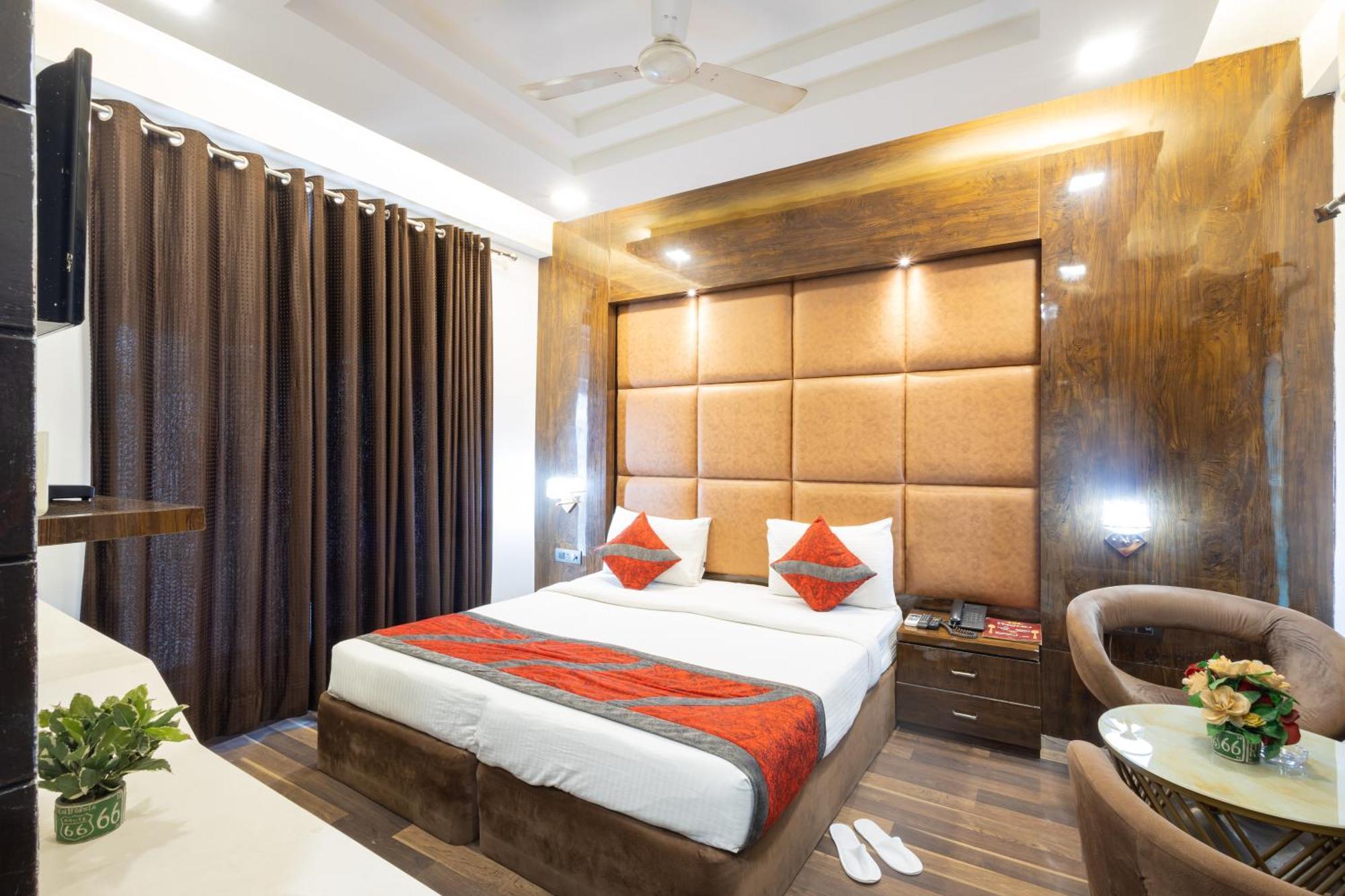 Gold Souk - Karol Bagh 4*