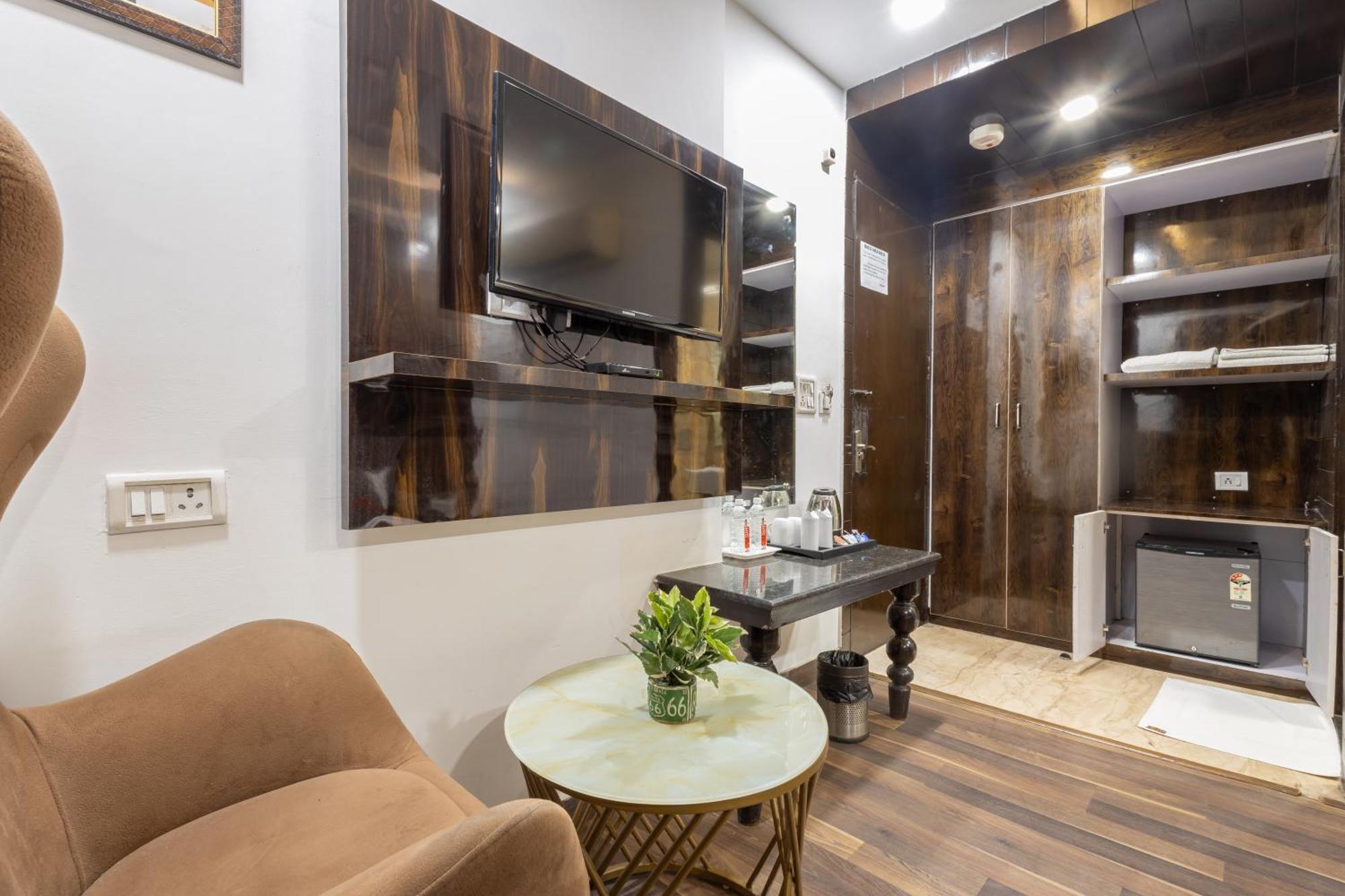 Gold Souk - Karol Bagh 4*