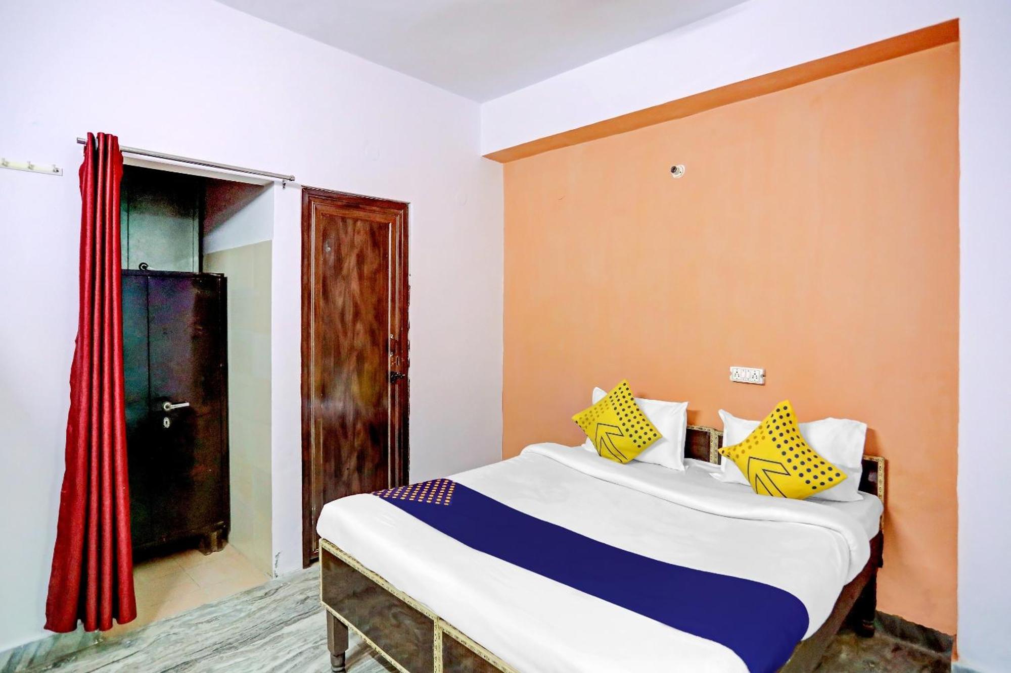 Hotel Spot On Raj Vip Near Worlds Of Wonder Kalkaji Devi