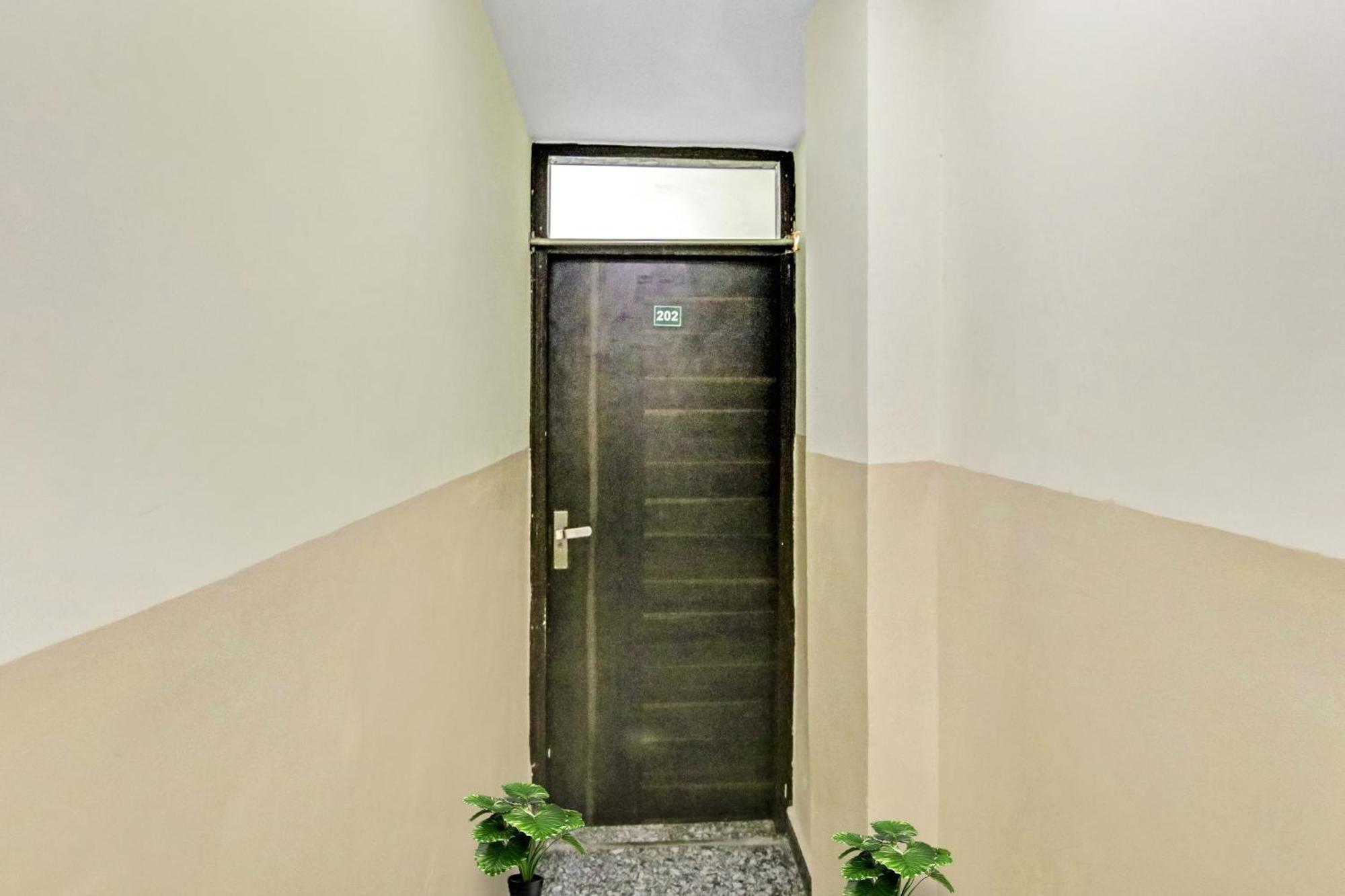 Super O Royal Hotel New Delhi