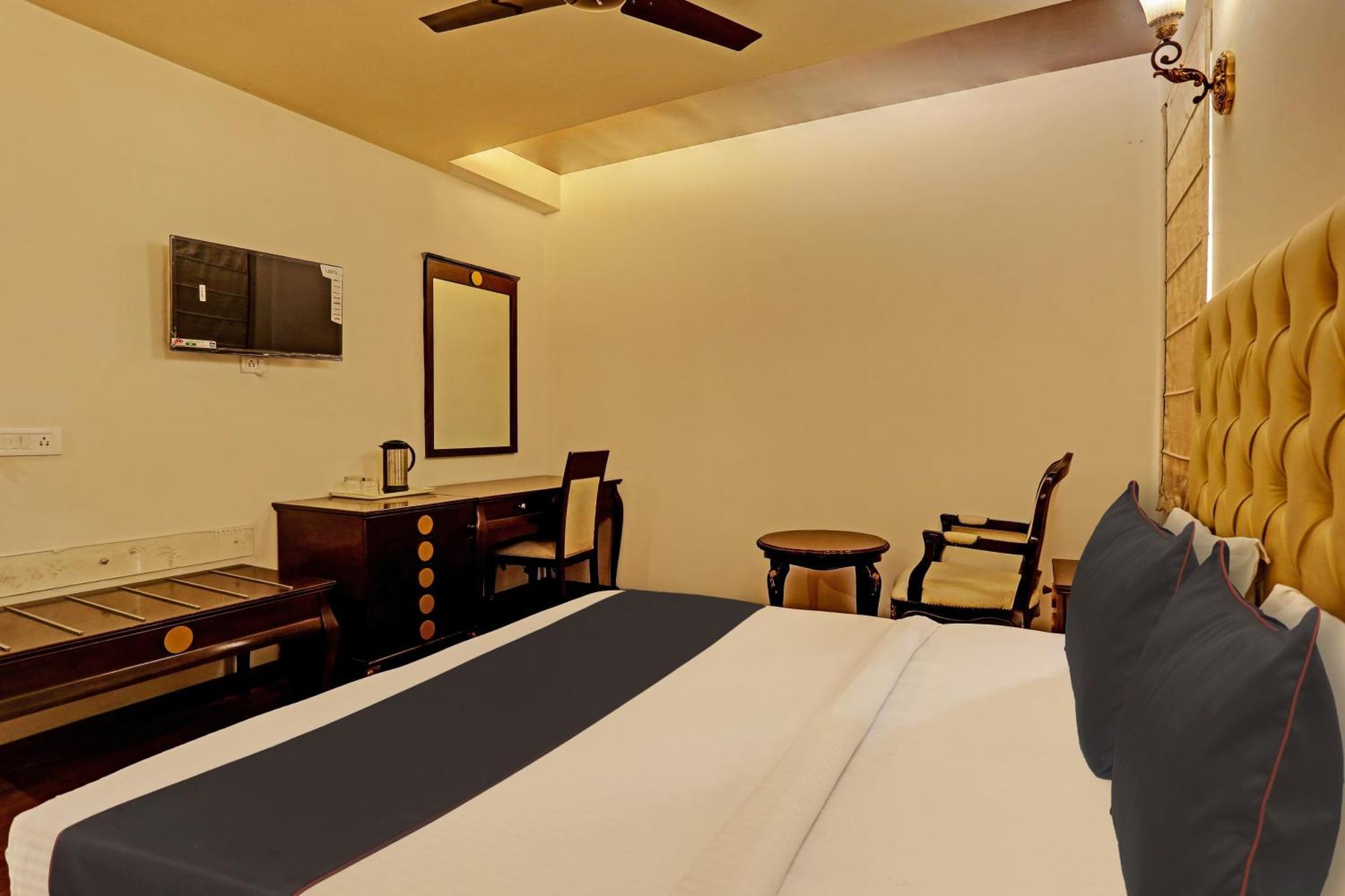 Townhouse The Royce New Friends Colony 4*