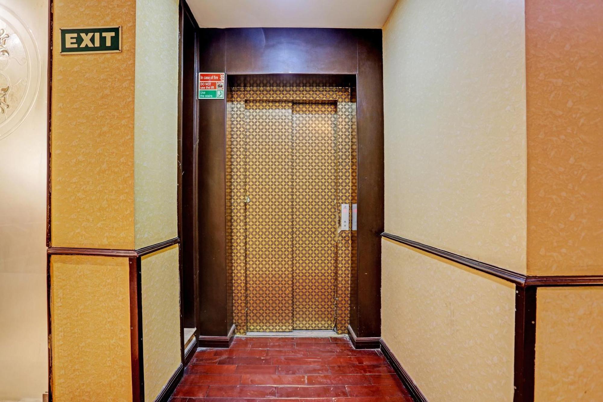 Townhouse The Royce New Friends Colony Hotel 4*