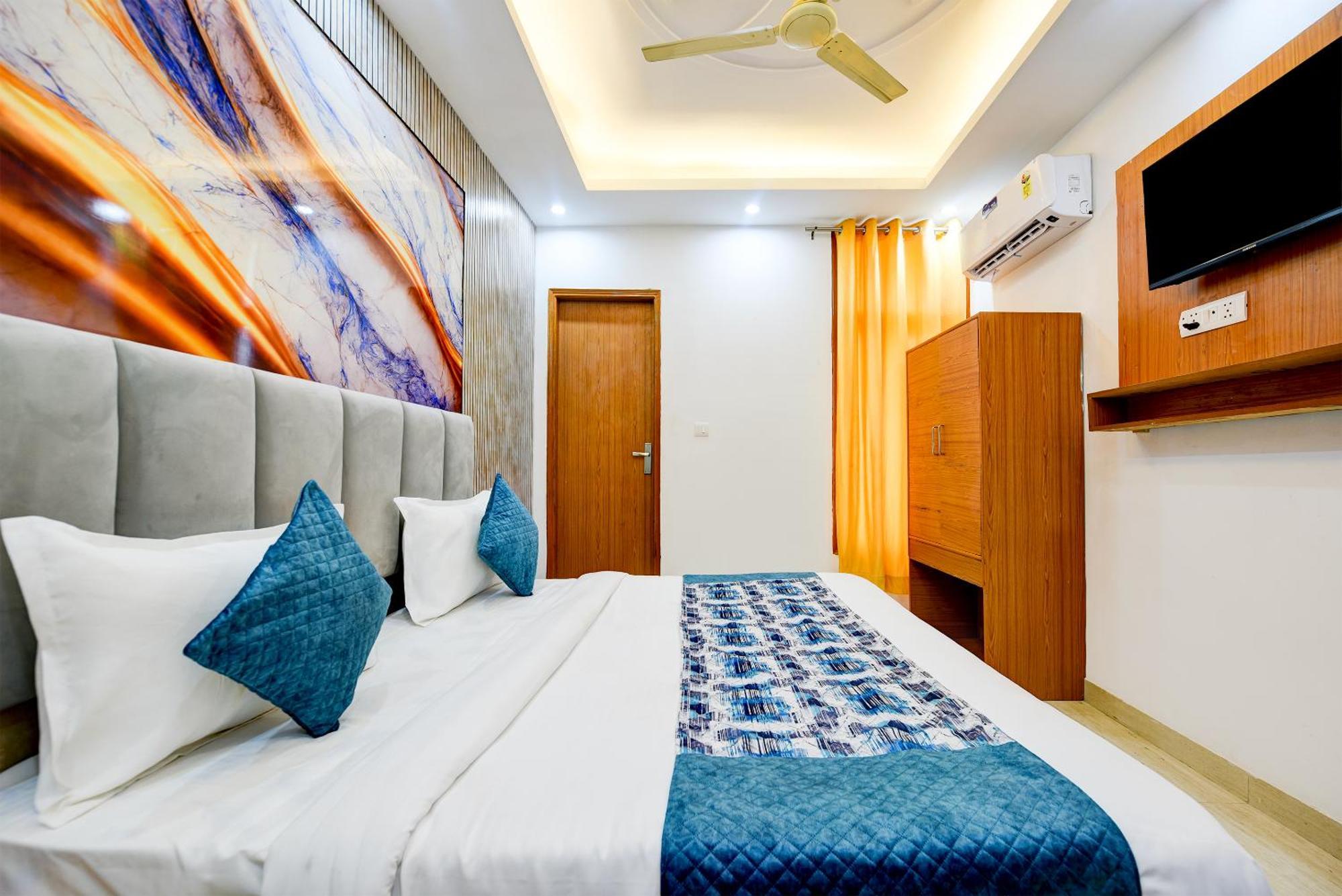 Galaxy Near Delhi Airport Hotel New Delhi