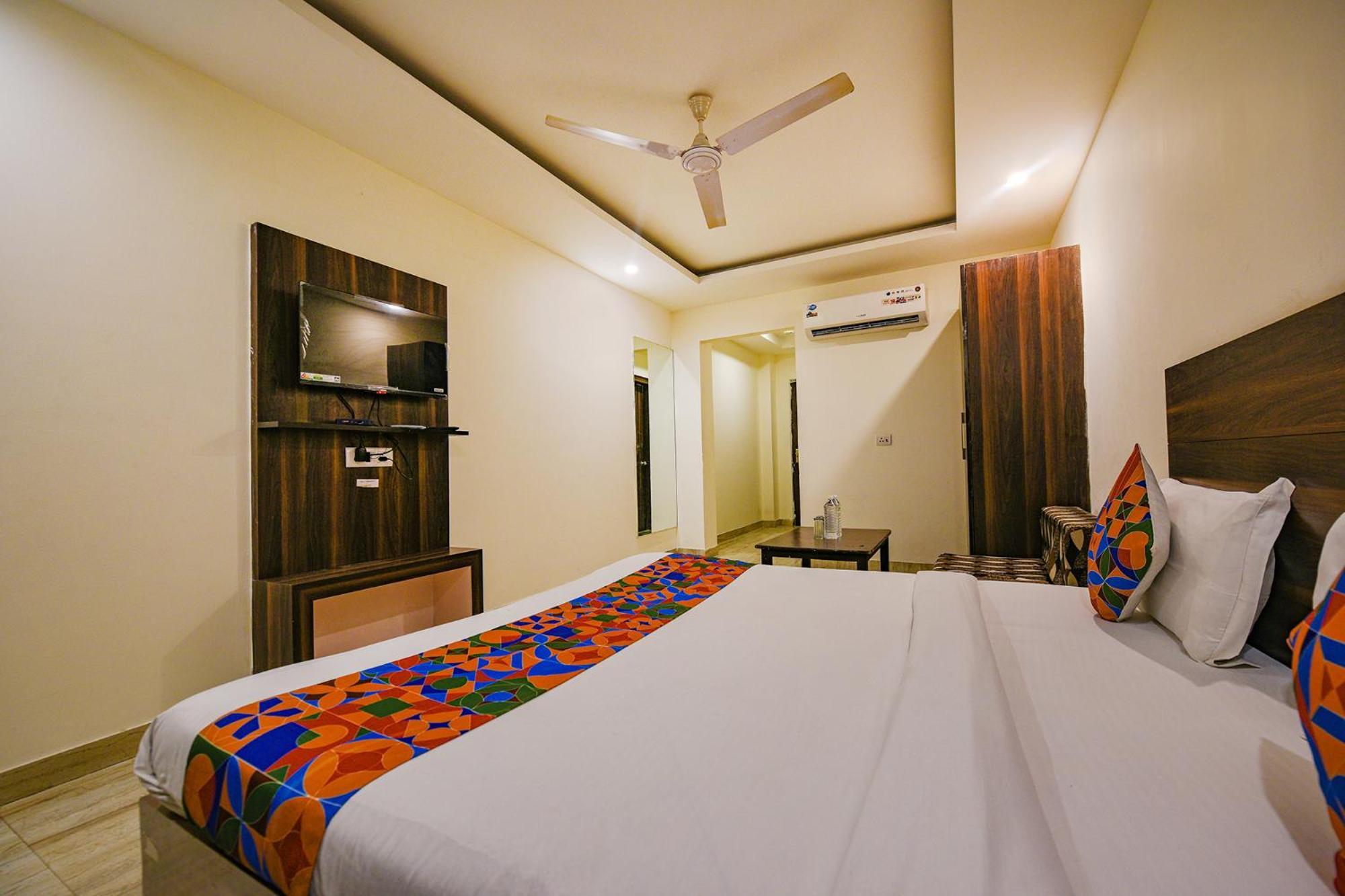 Hotel International Embassy 3*