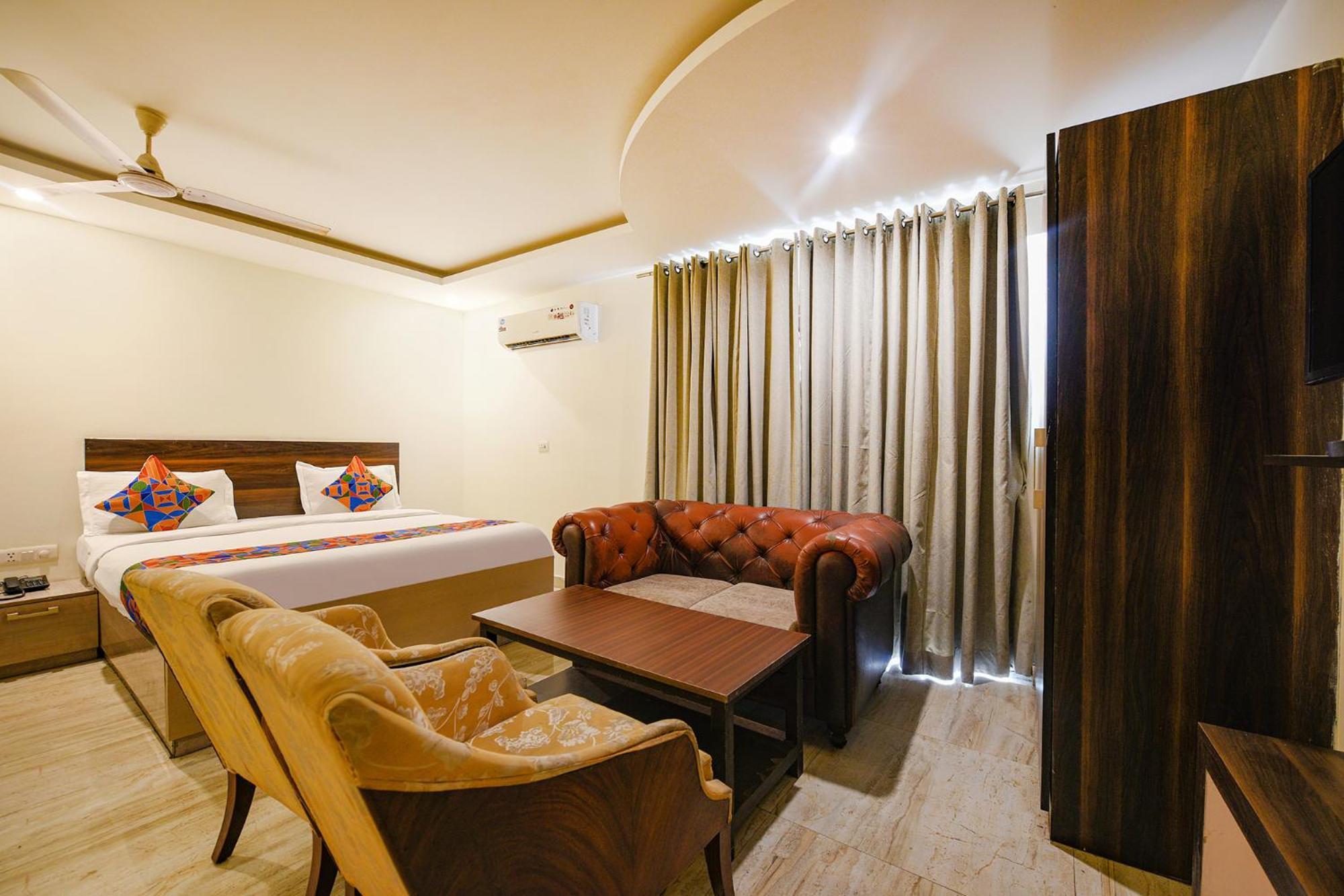 Hotel International Embassy 3*