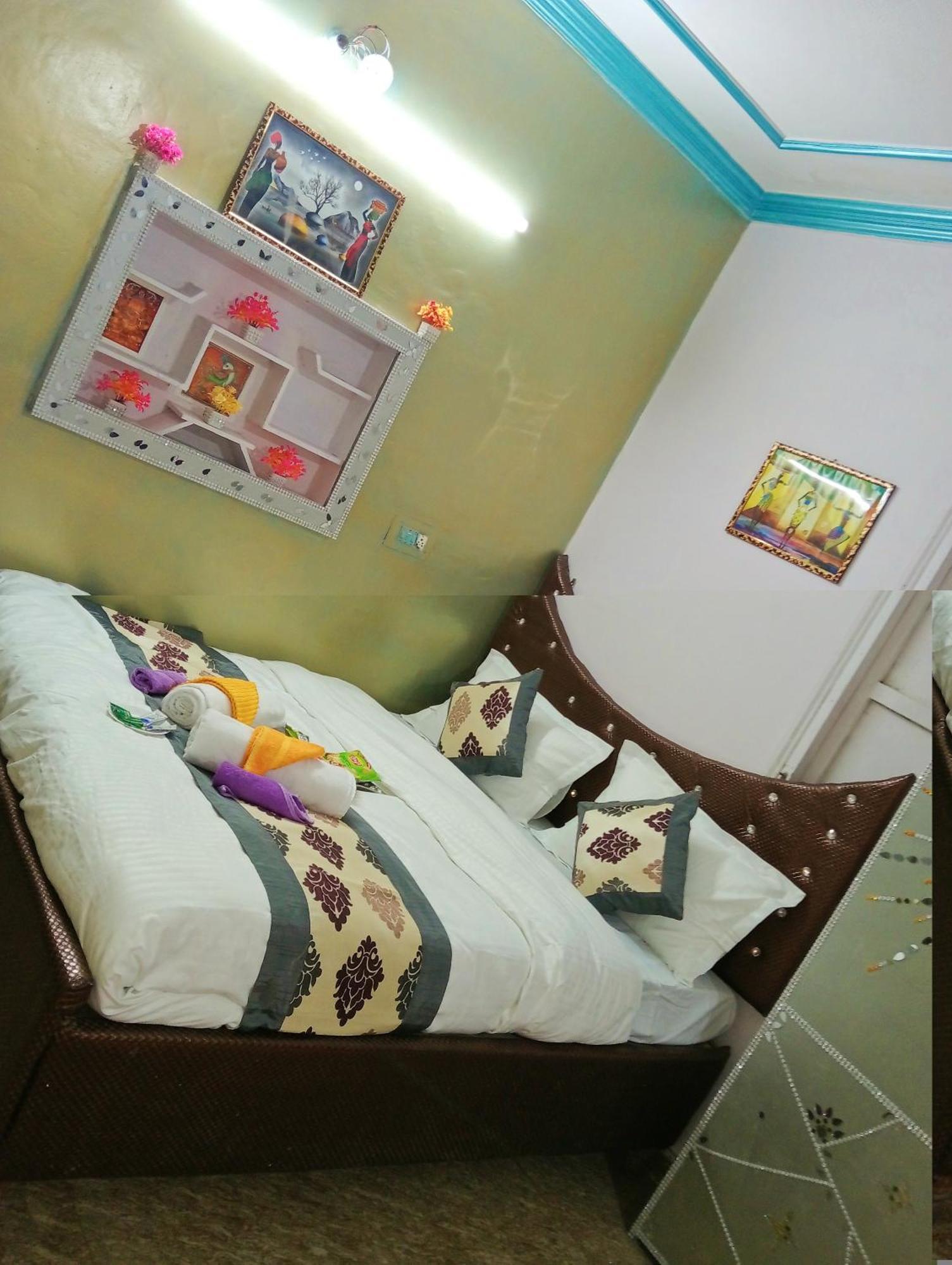 Shri Krishna Hotel *