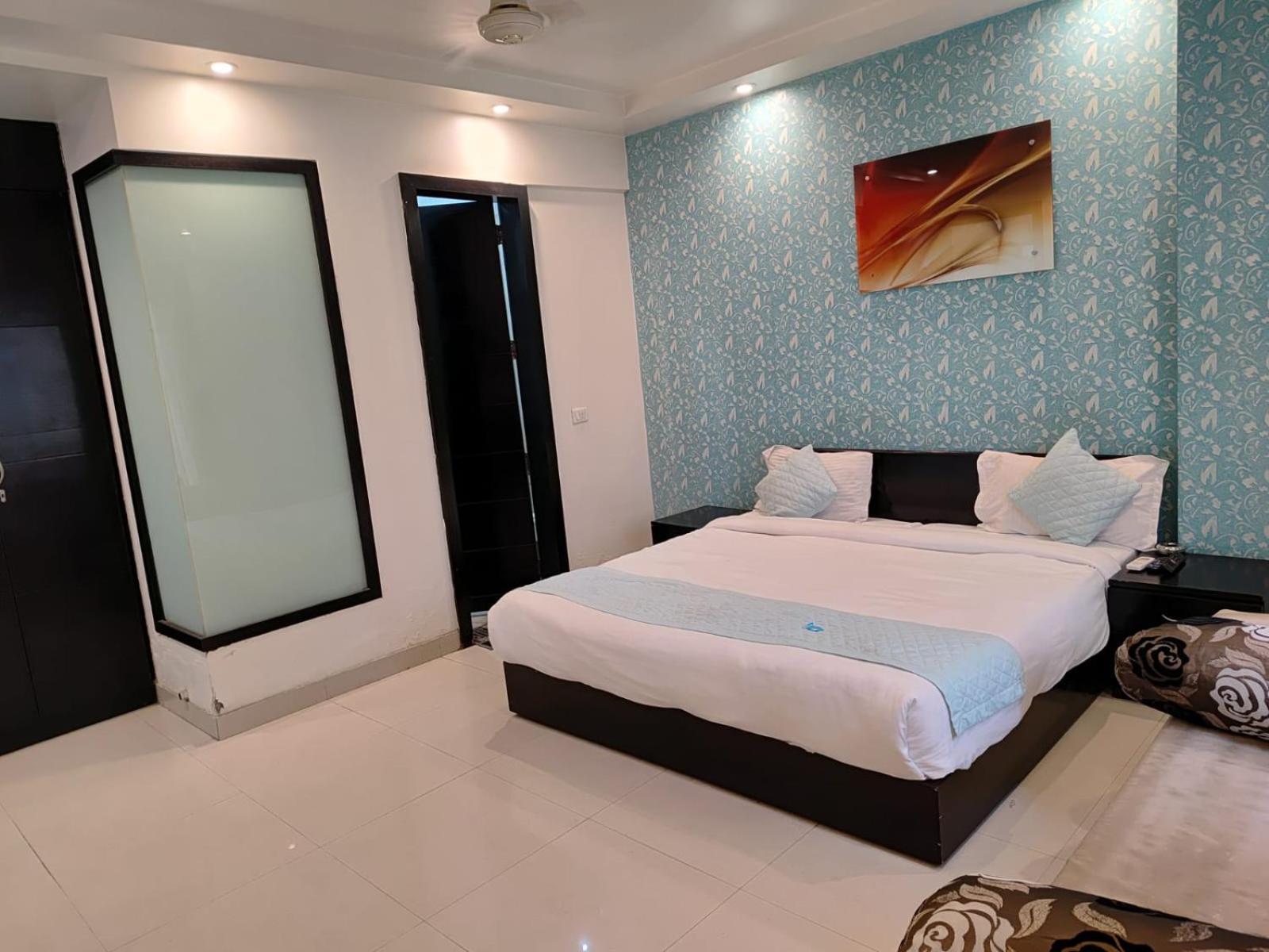 Hotel Swathi - Paschim Vihar 4*