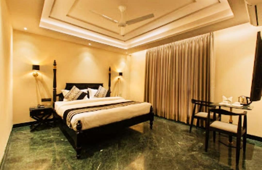 Foxoso Delhi Airport Hotel 4*