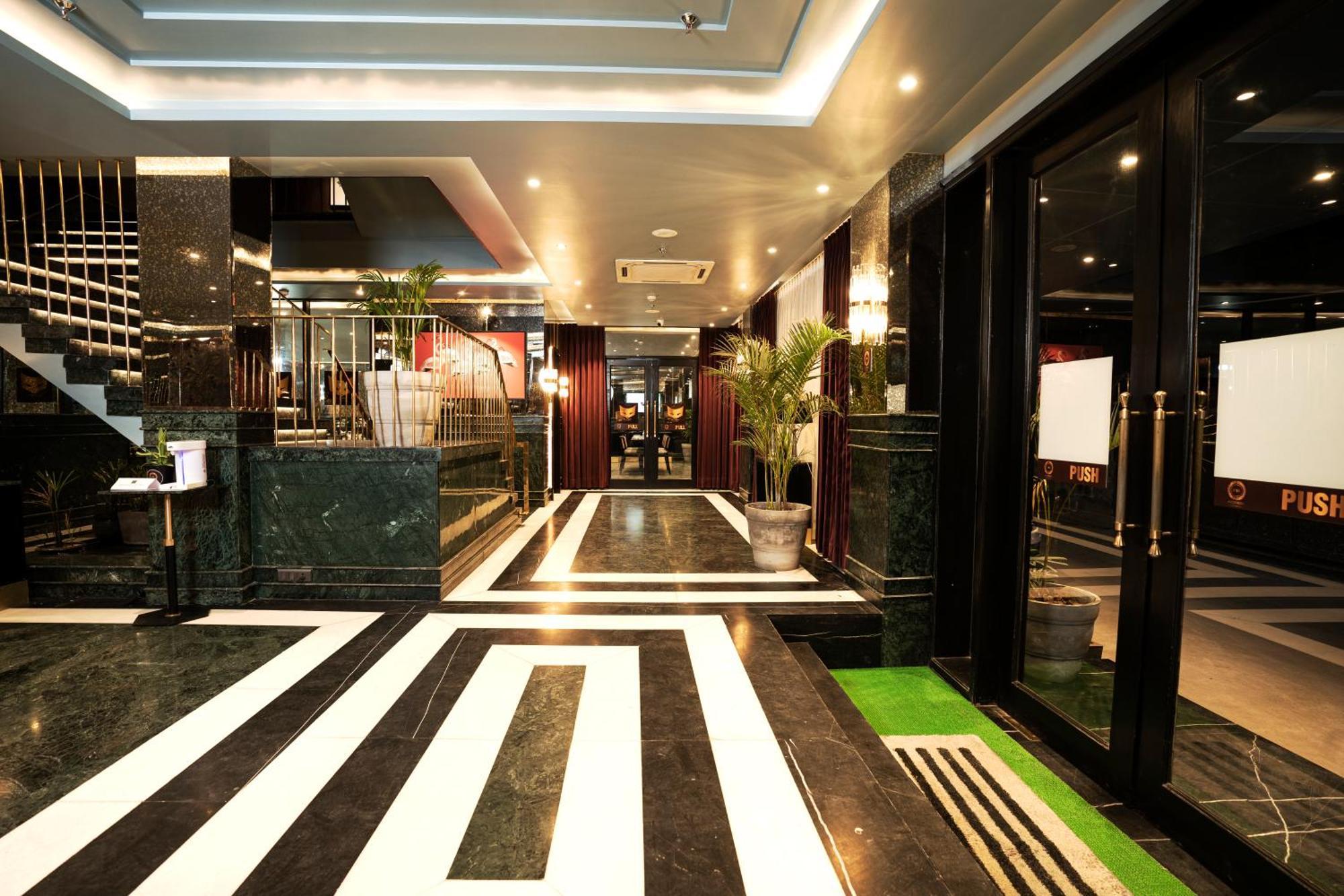 Foxoso Delhi Airport Hotel