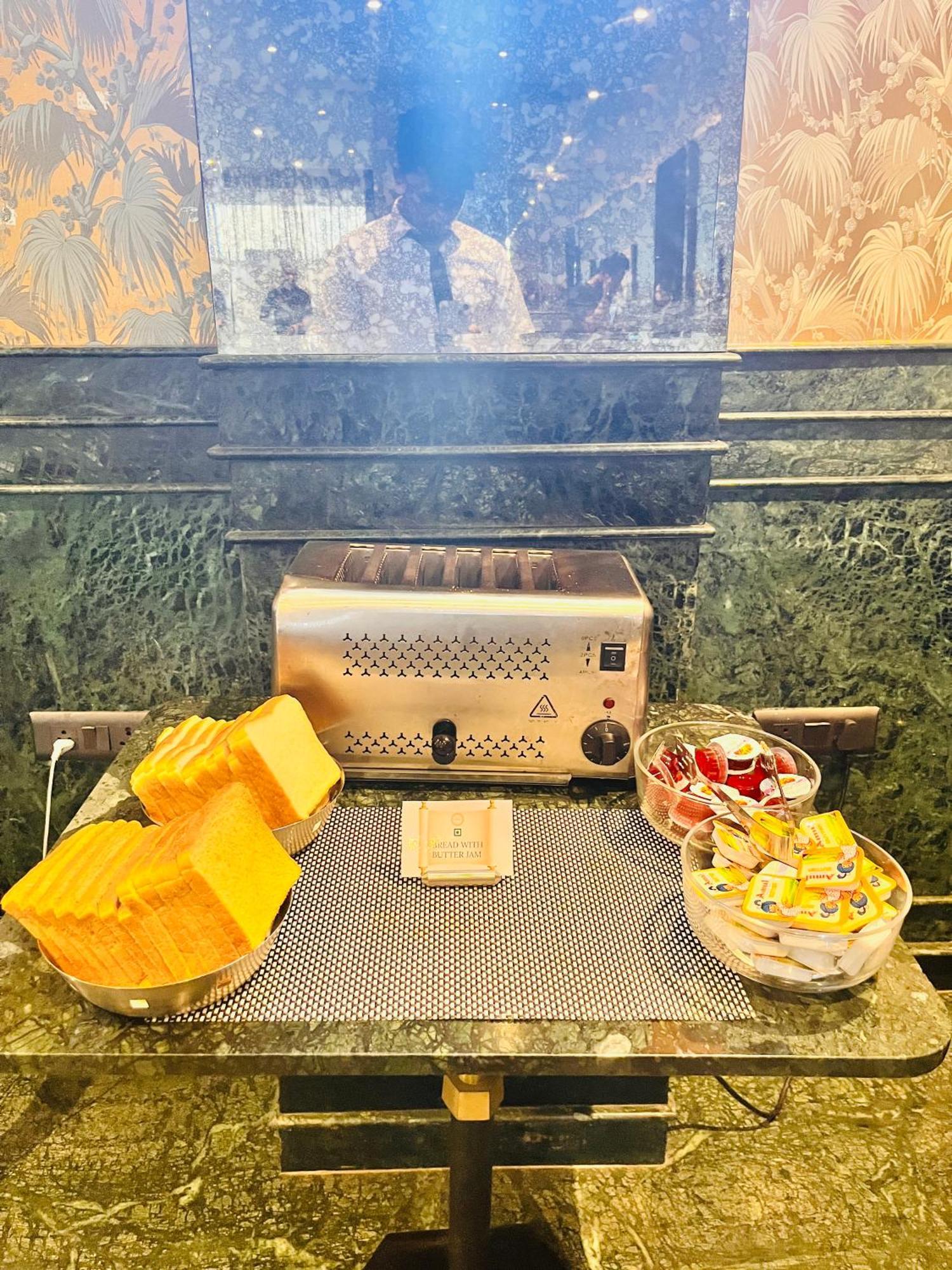 Hotel Foxoso Delhi Airport New Delhi