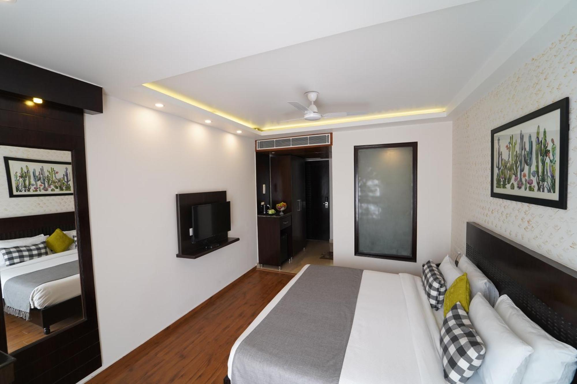 Rockland Hotel, C.r Park Hotel 4*