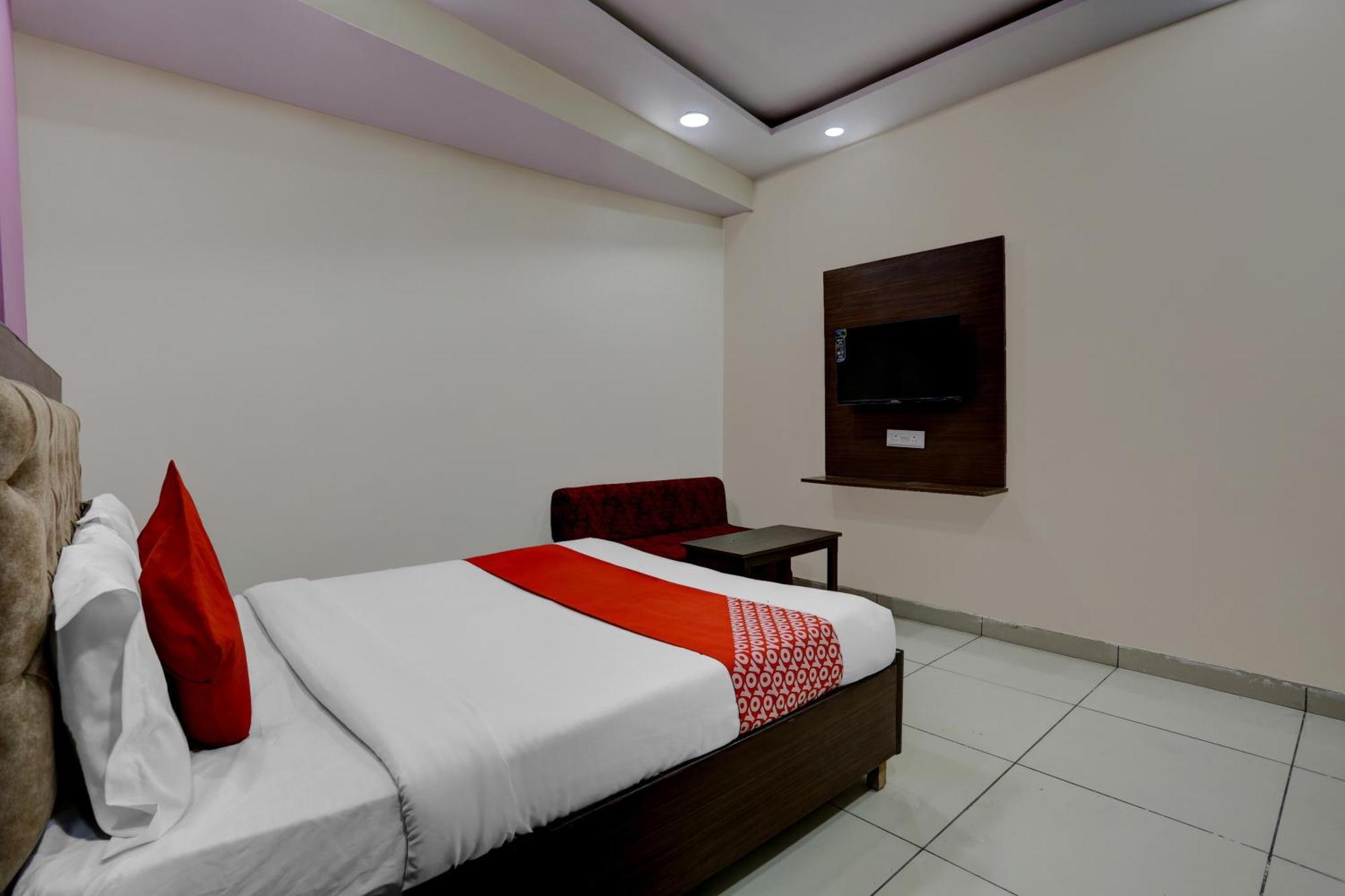 Hotel O The Paradise