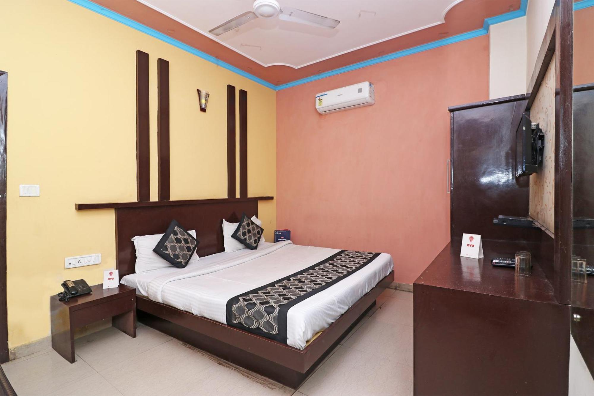 Hotel O Aura Palace Deluxe