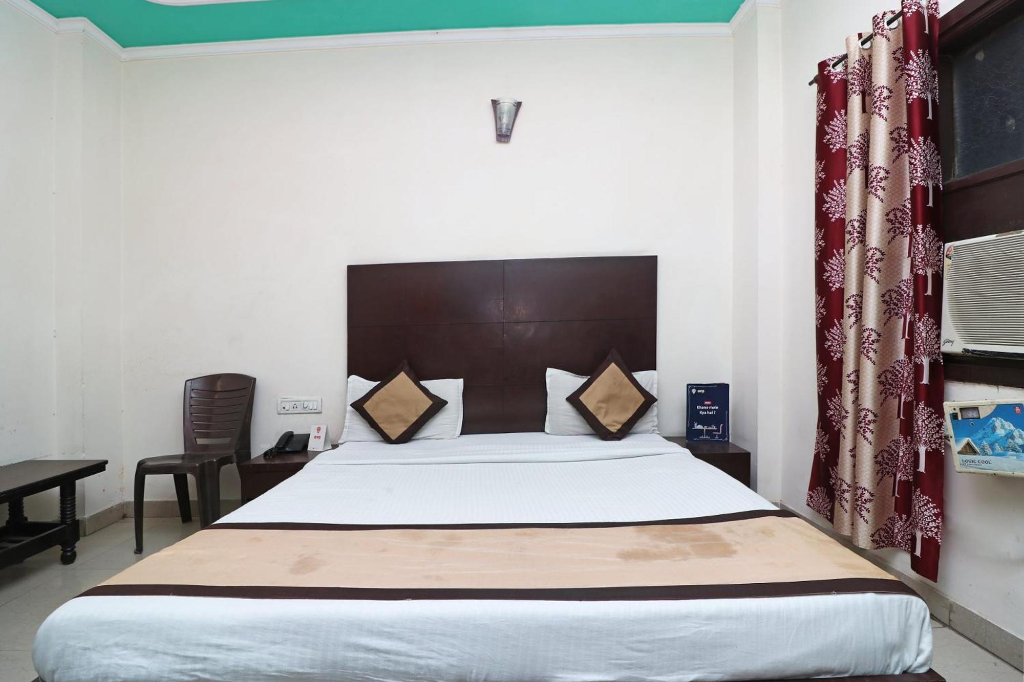 Hotel O Aura Palace Deluxe 4*