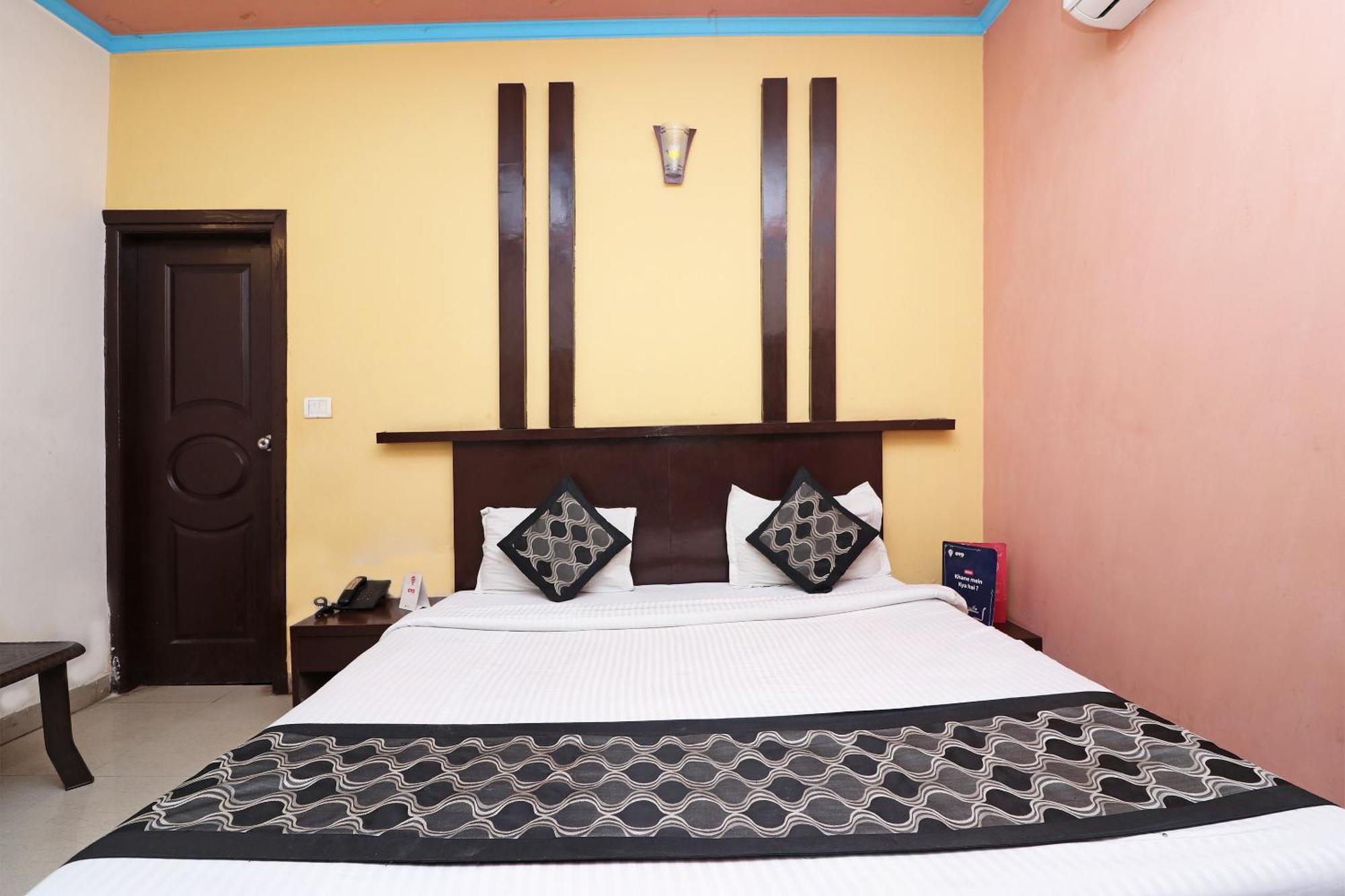 O Aura Palace Deluxe Hotel New Delhi