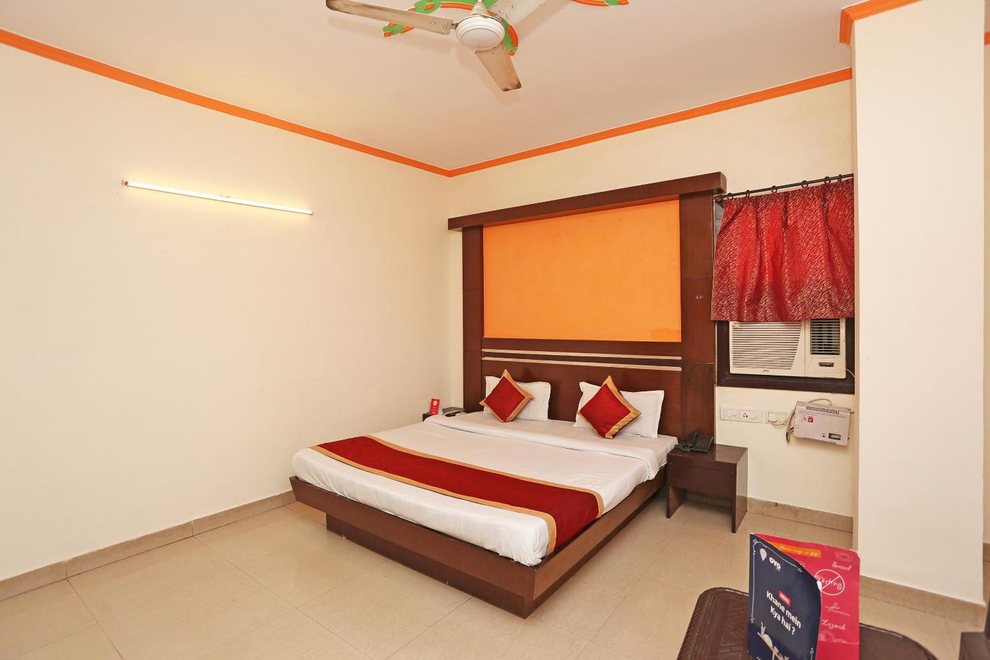 Hotel O Aura Palace Deluxe New Delhi