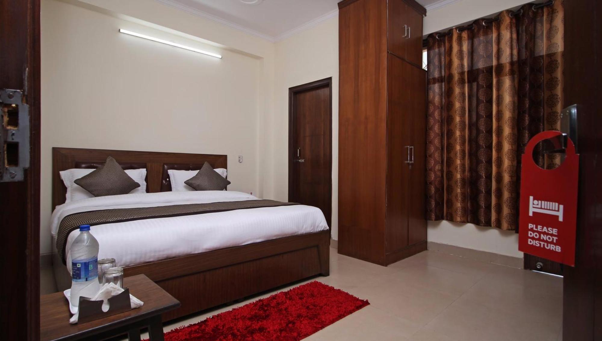 O Surya Palace 3* New Delhi