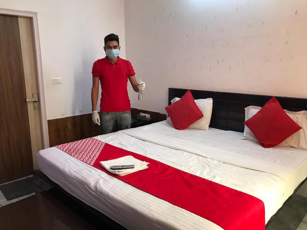 Hotel O One One Residency
