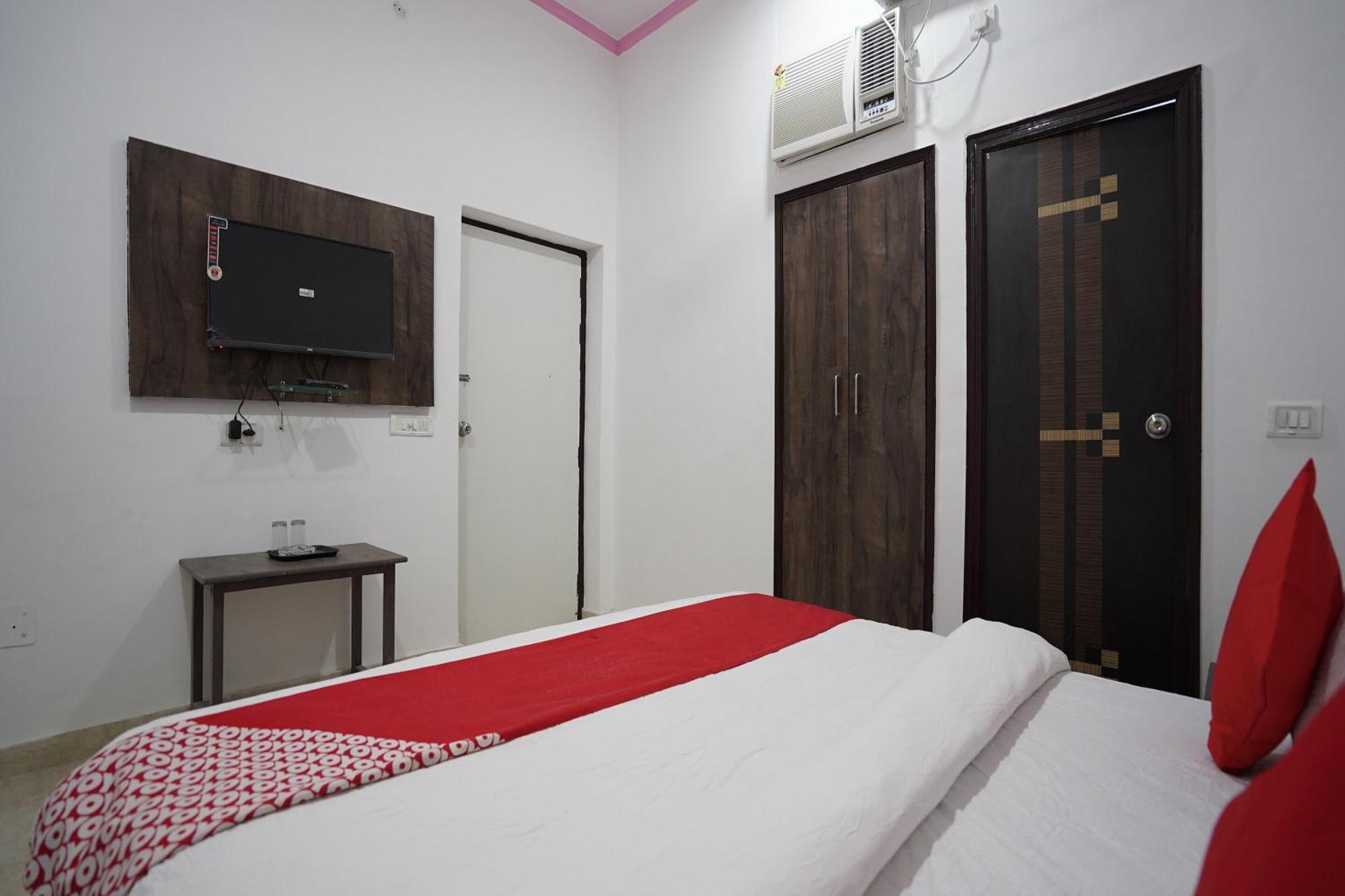 Hotel O White House 4*