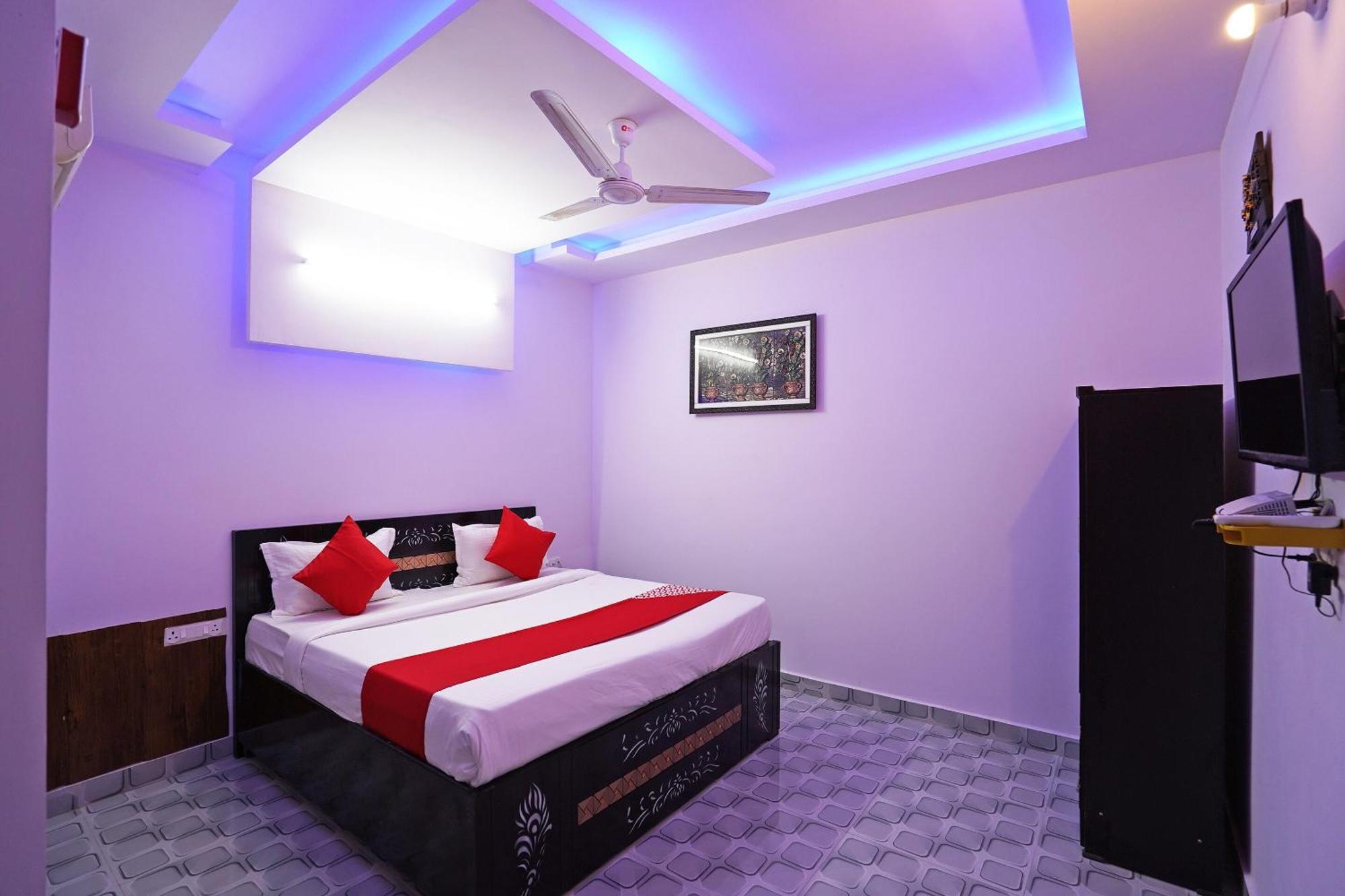 Hotel O One One Residency