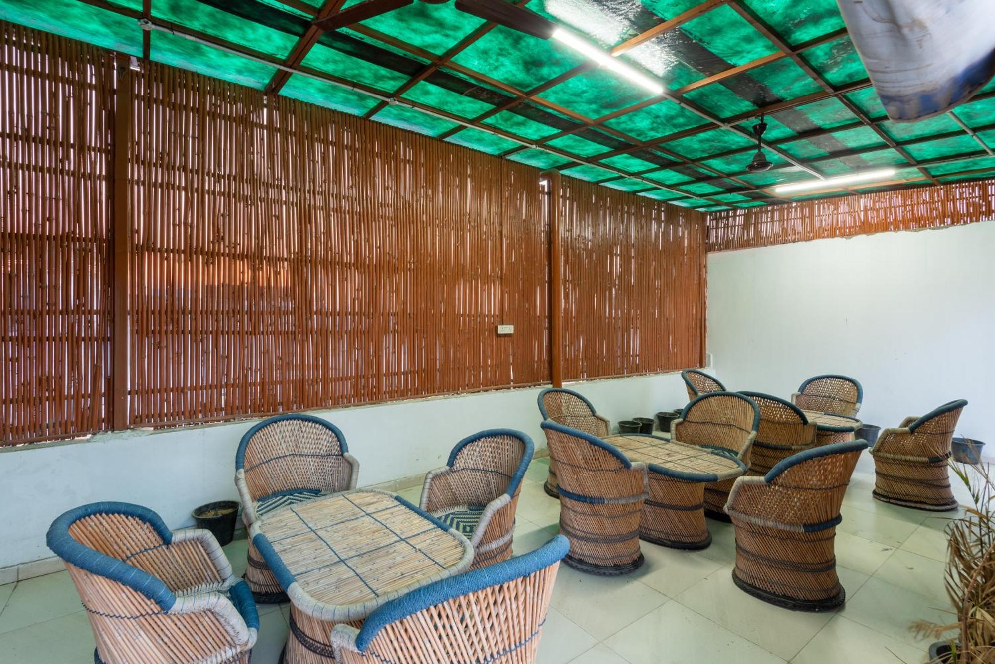 Royal Igi Hotel New Delhi