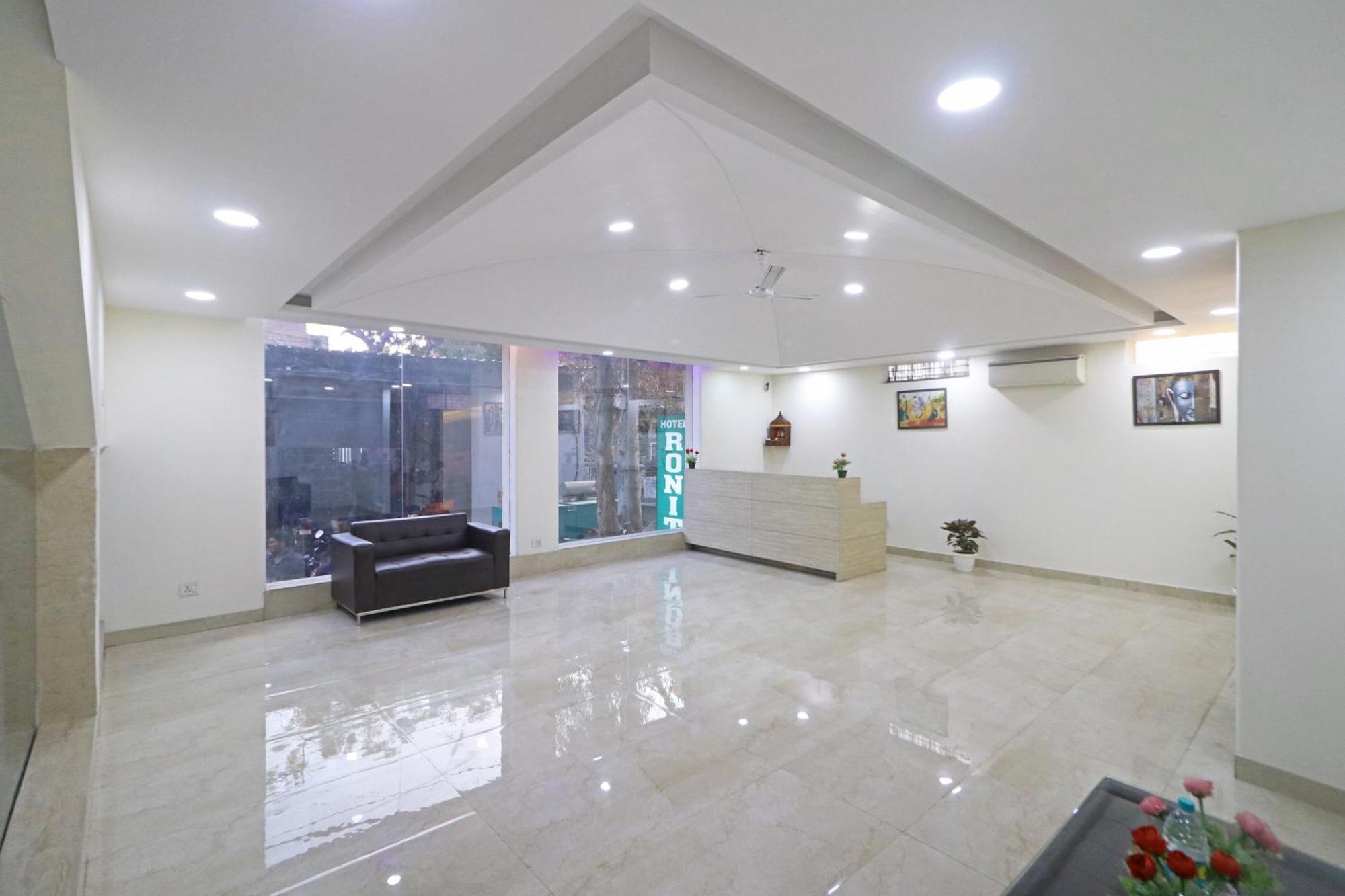 Grand By D'capitol Near Delhi Airport Hotel