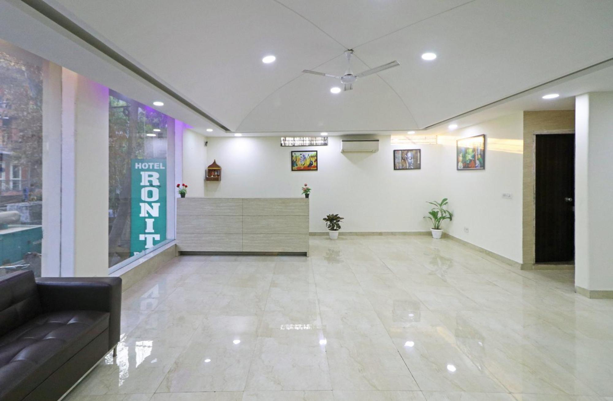 Hotel Grand By D'capitol Near Delhi Airport 4*