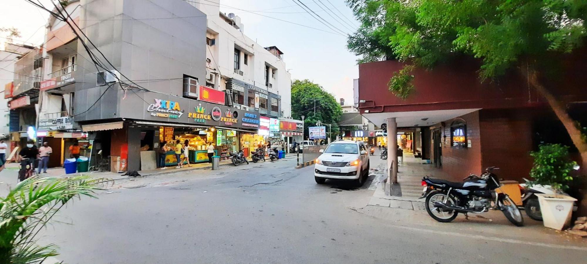 Luxurious Modern 2bhk Prime Location Delhi New Delhi