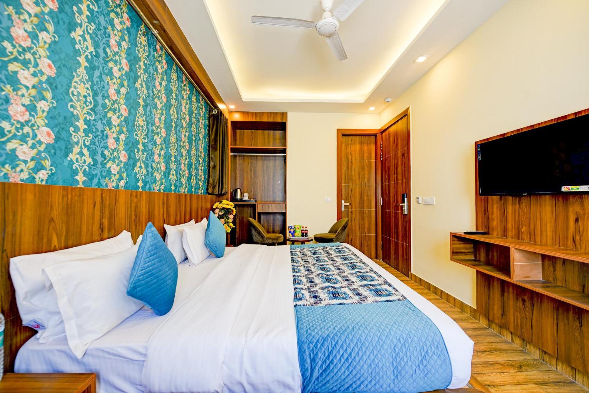 Airport President Near Igi Airport 4*