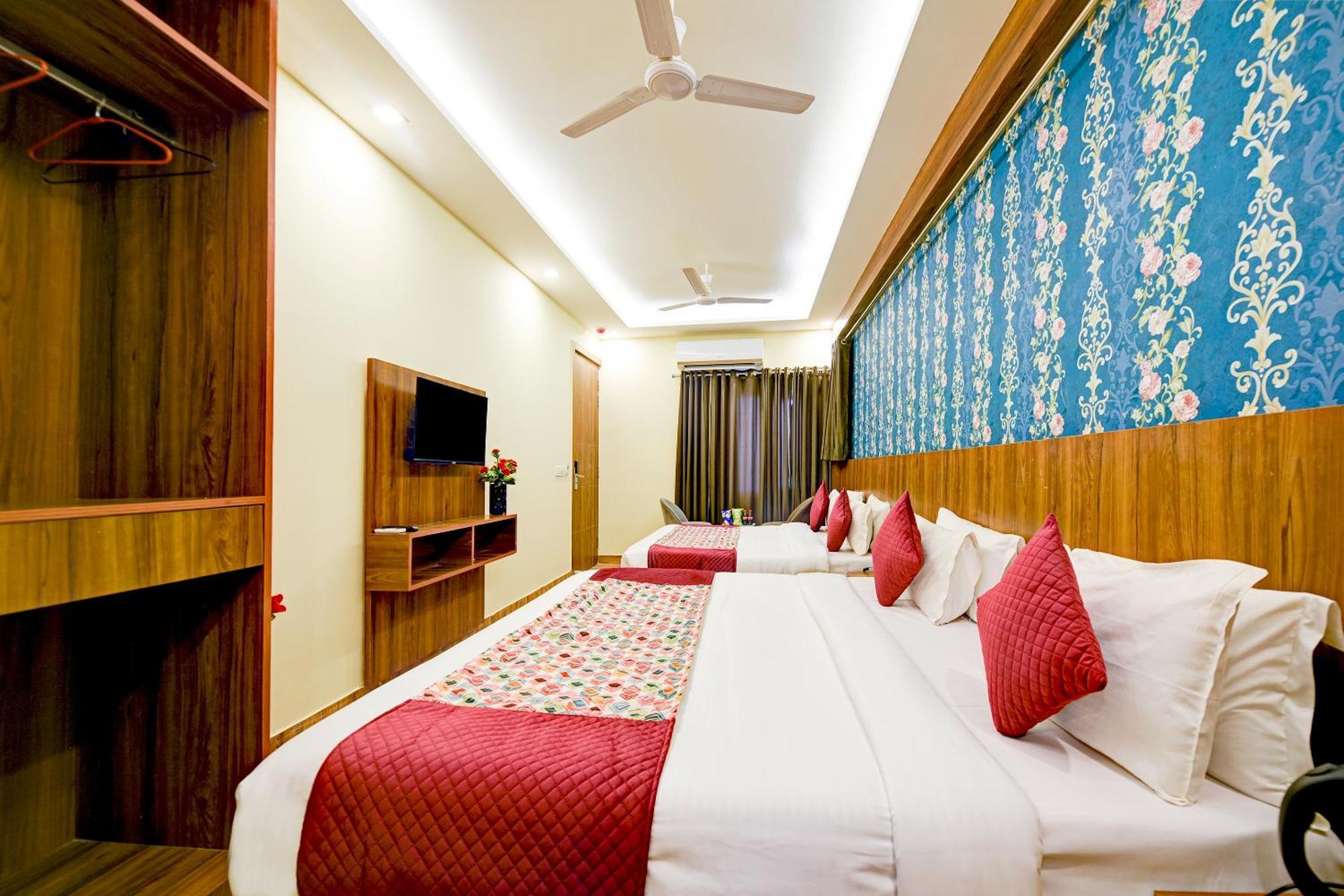 Hotel Airport President Near Igi Airport 4*