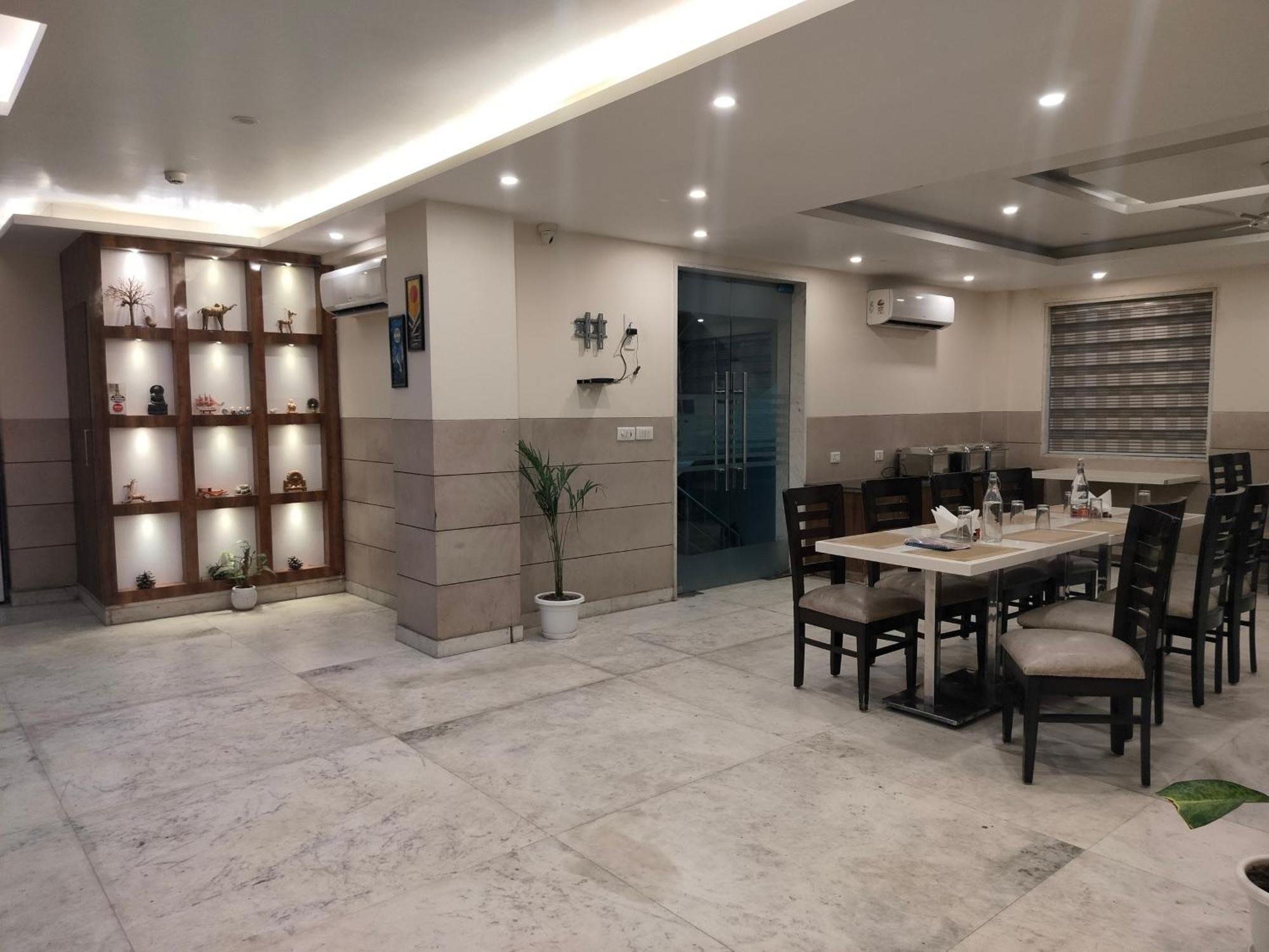Acomodação com café da manhã  Mayda The Best Bnb Delhi Nova Deli