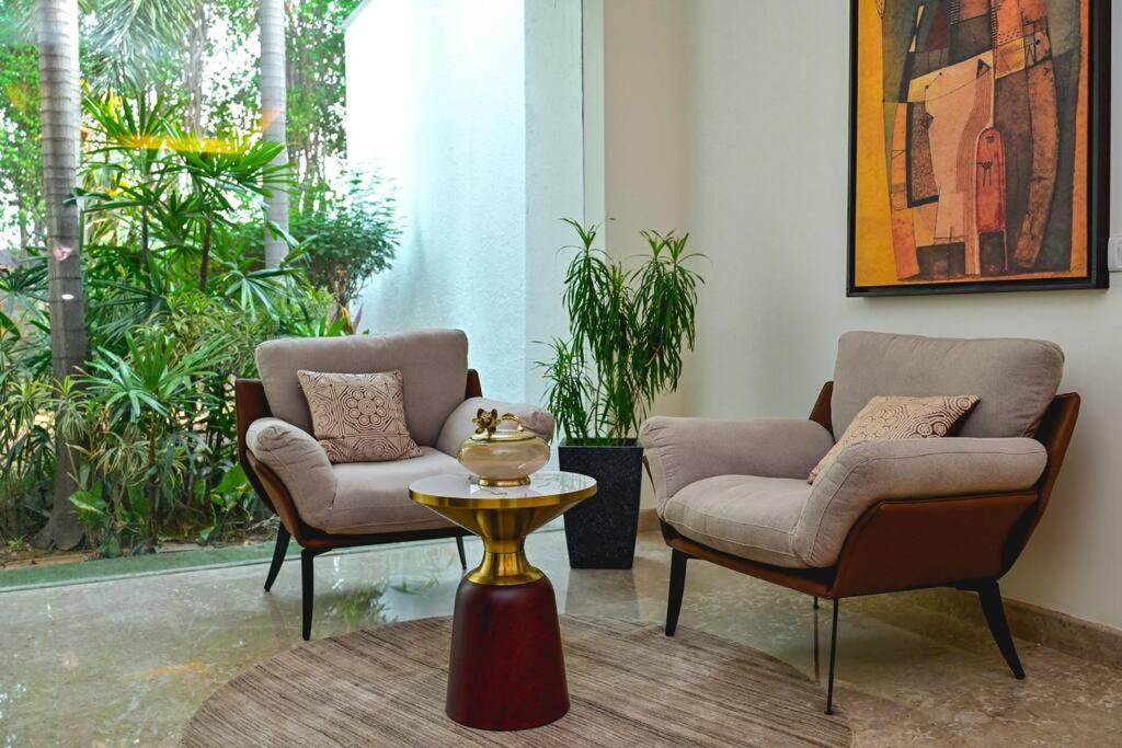 Udman Luxe Chattarpur *