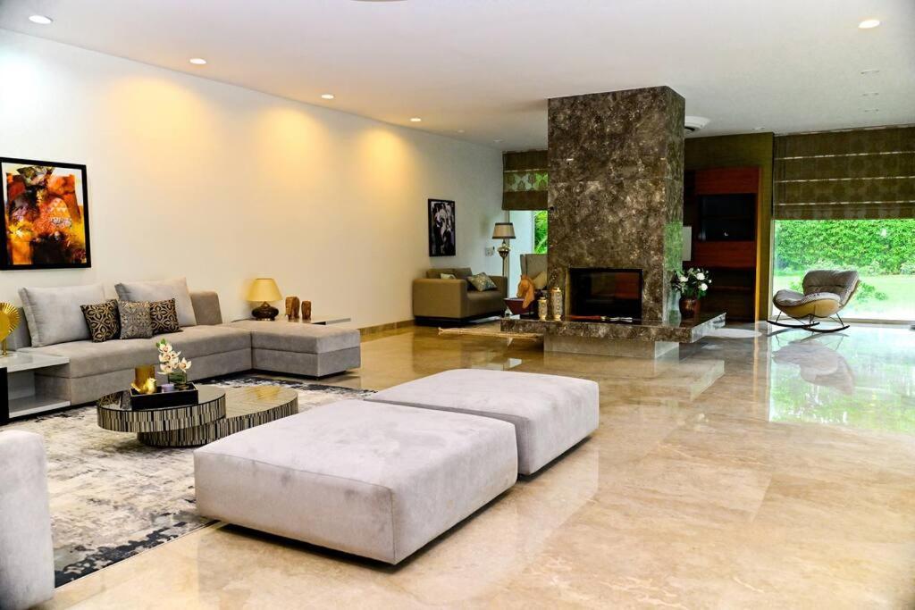 Udman Luxe Chattarpur Villa
