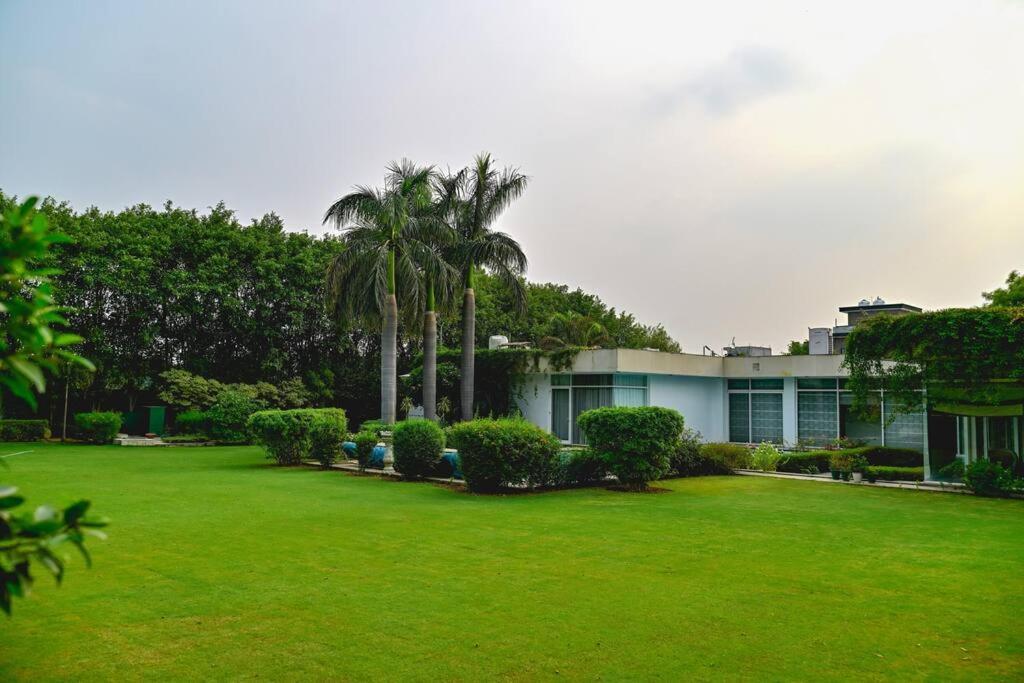 Udman Luxe Chattarpur *