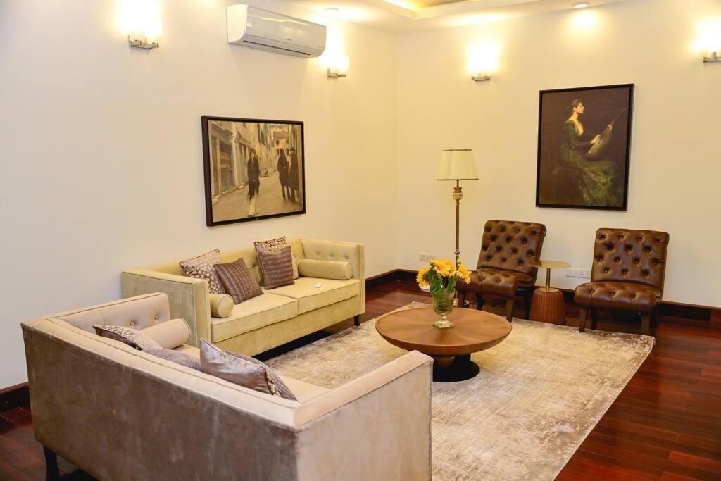 Udman Luxe Chattarpur Villa