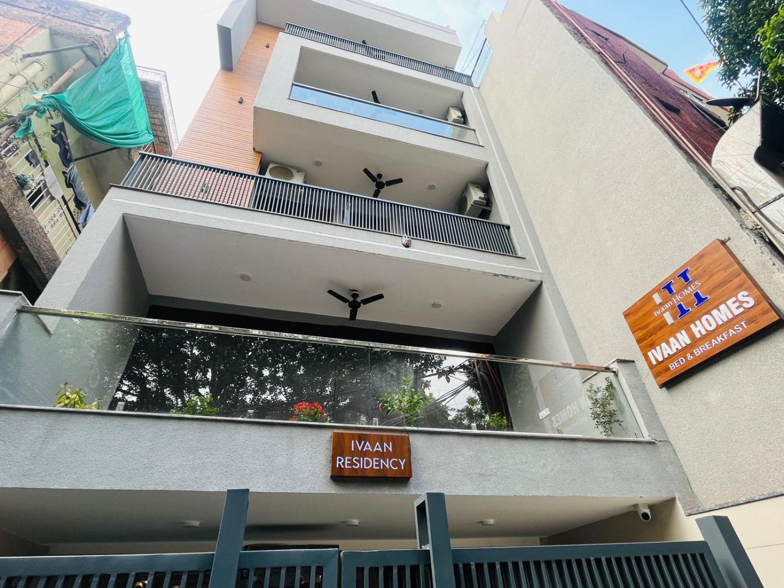 Ivaan Homes Opposite To Iskcon Temple East Of Kailash Hotel 3*