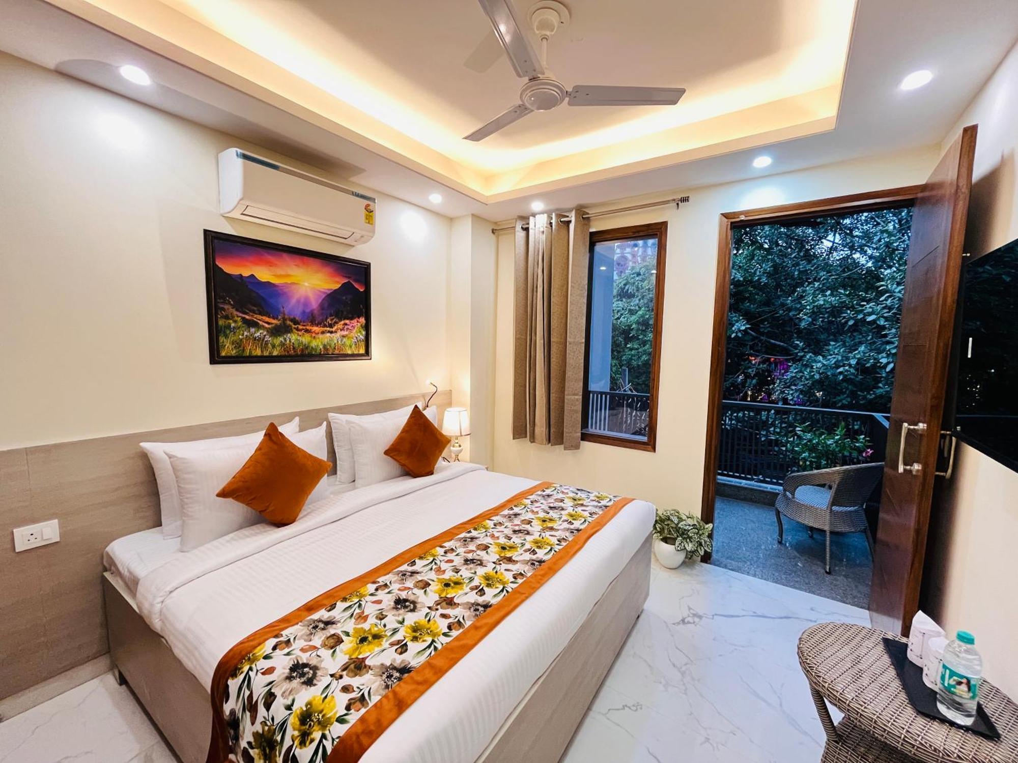 Hotel Ivaan Homes Opposite To Iskcon Temple East Of Kailash
