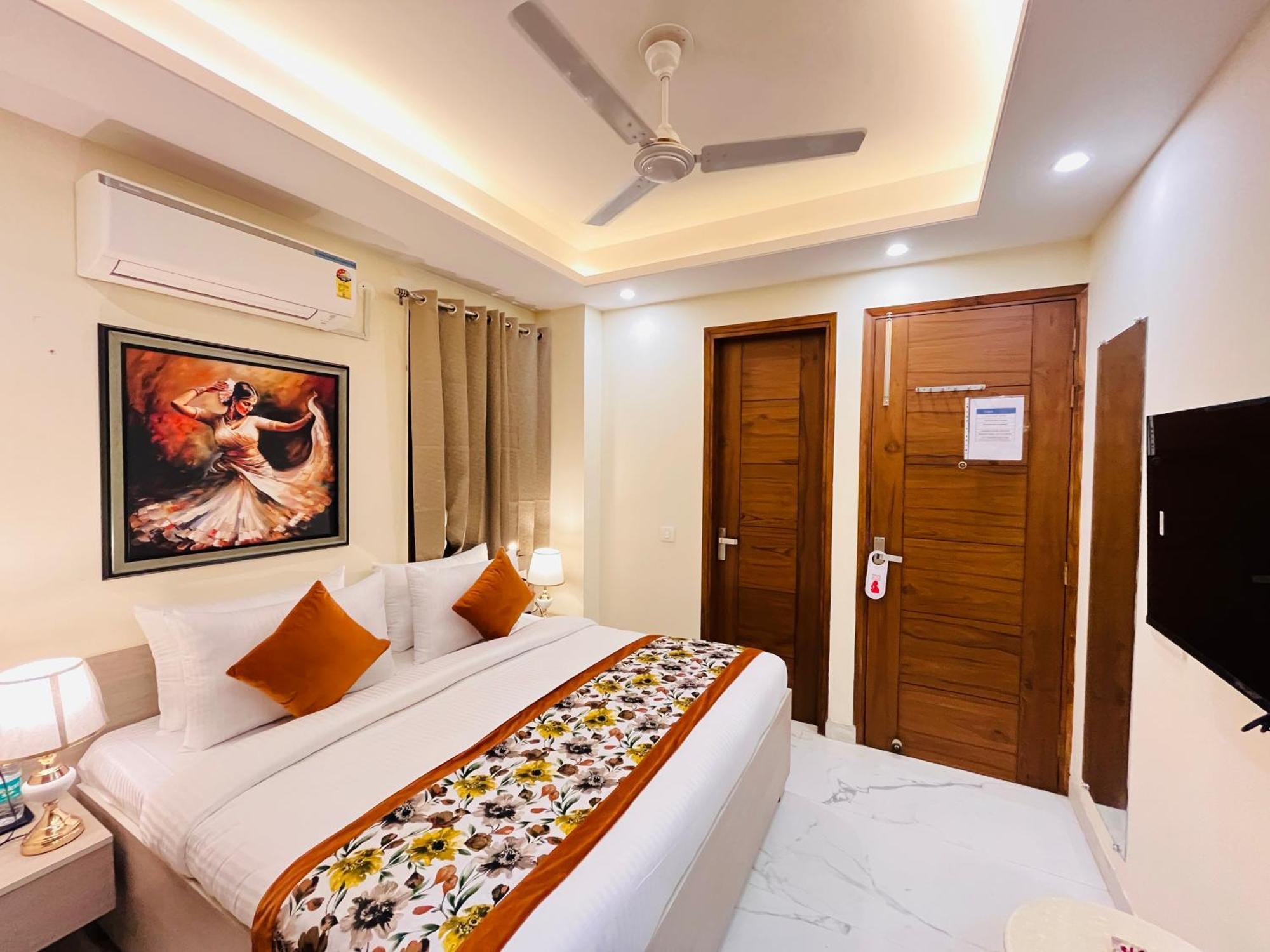 Ivaan Homes Opposite To Iskcon Temple East Of Kailash
