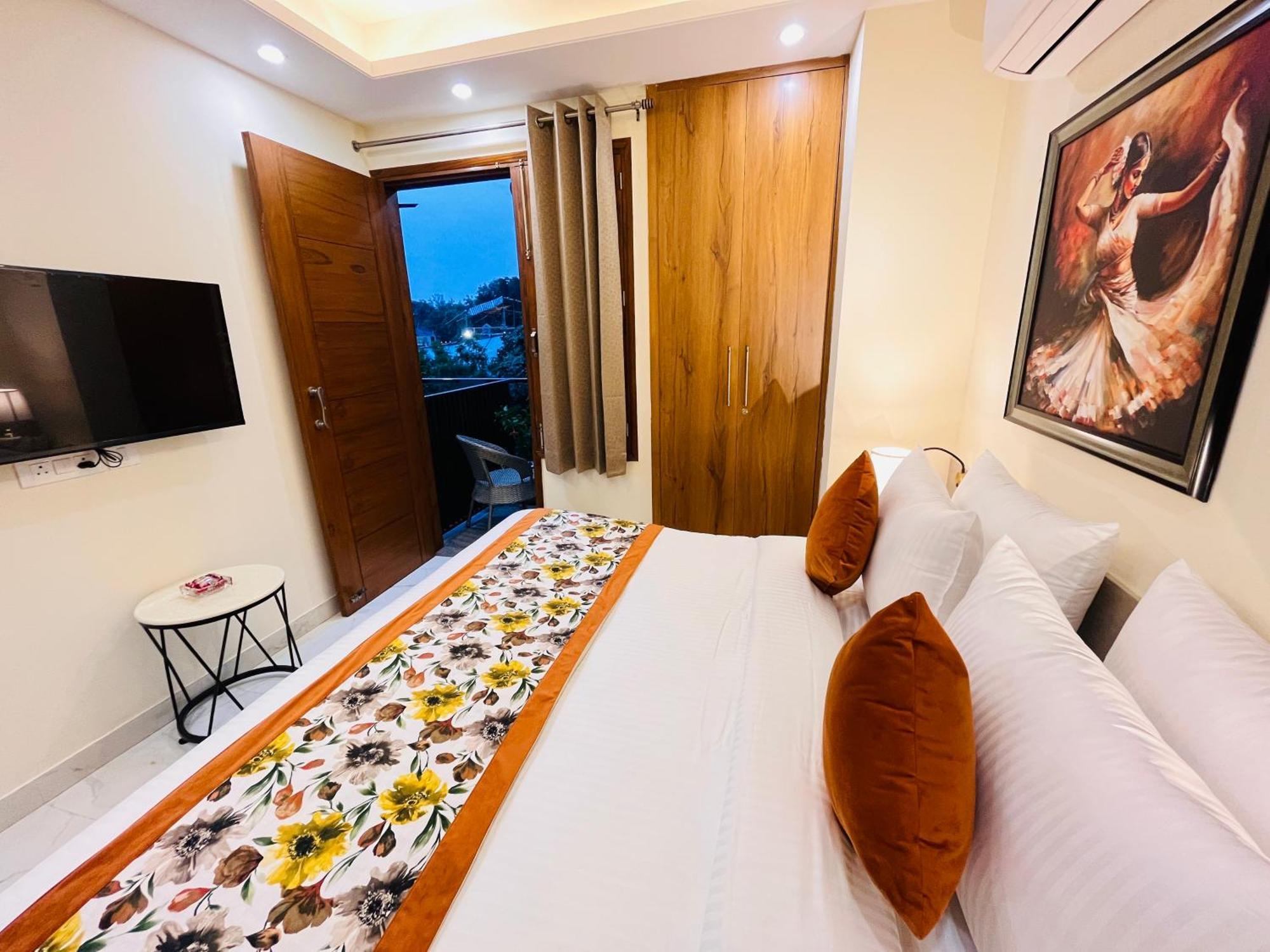 Ivaan Homes Opposite To Iskcon Temple East Of Kailash Hotel 3*