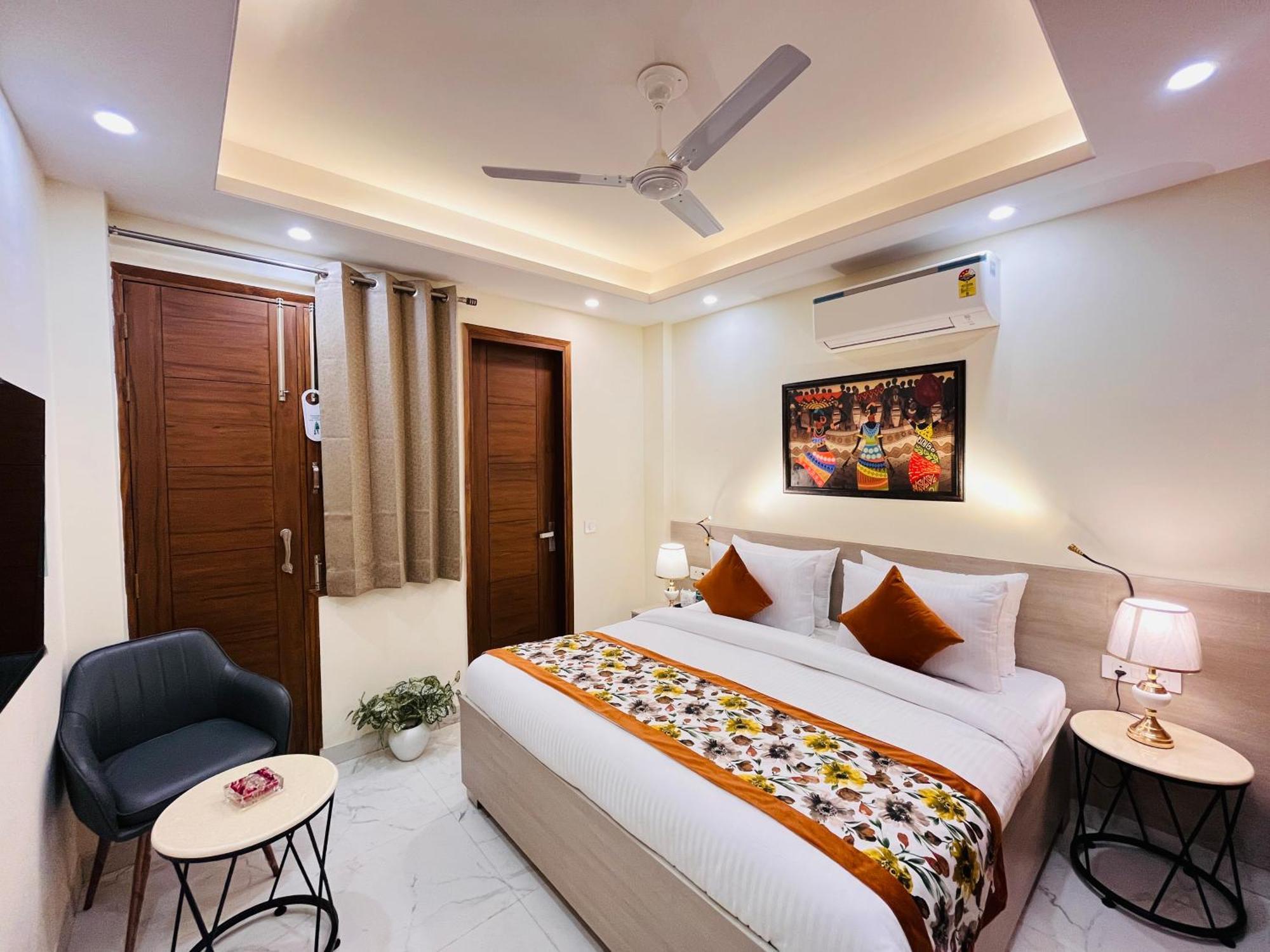 Ivaan Homes Opposite To Iskcon Temple East Of Kailash Hotel New Delhi
