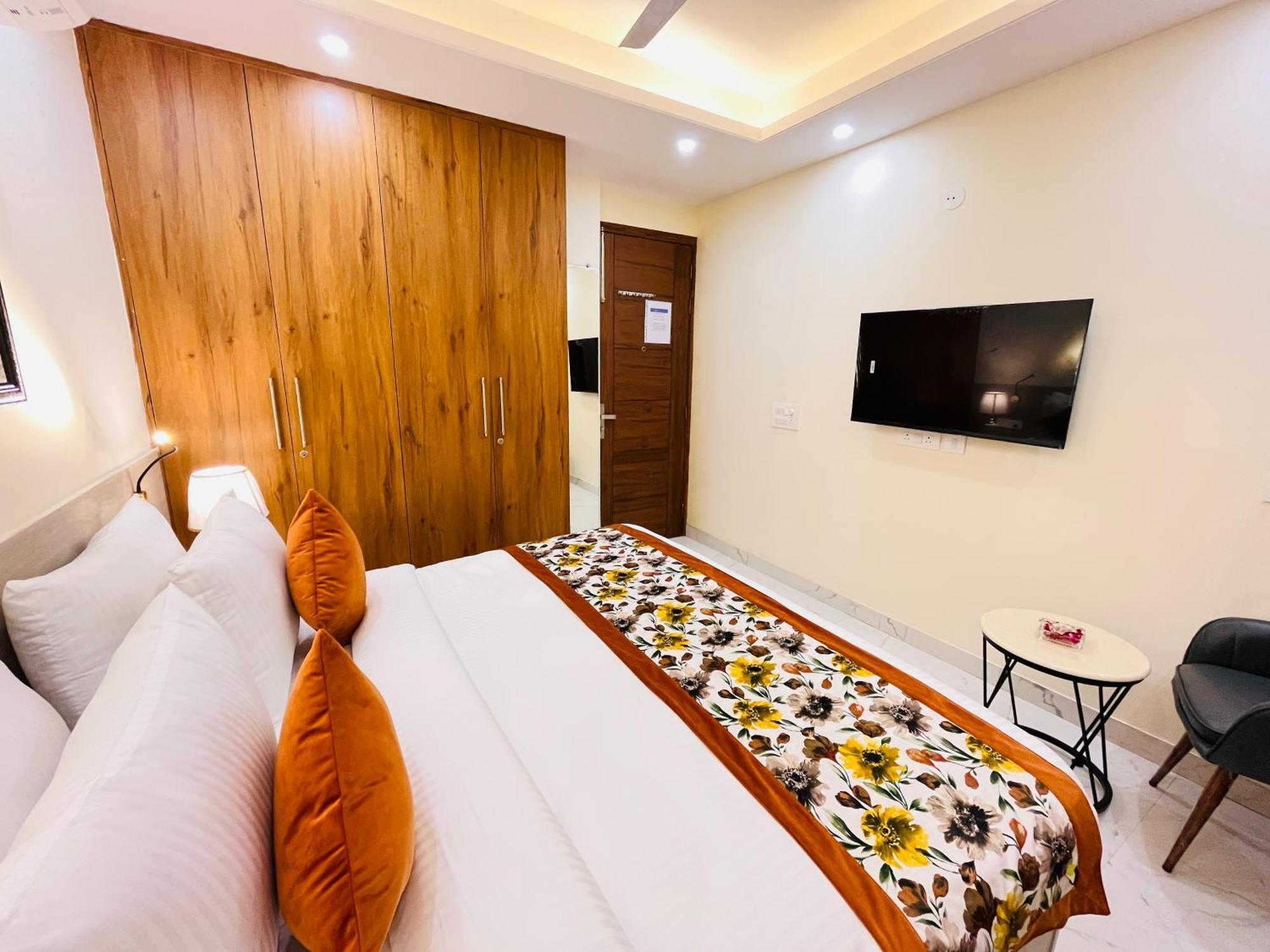 Hotel Ivaan Homes Opposite To Iskcon Temple East Of Kailash New Delhi