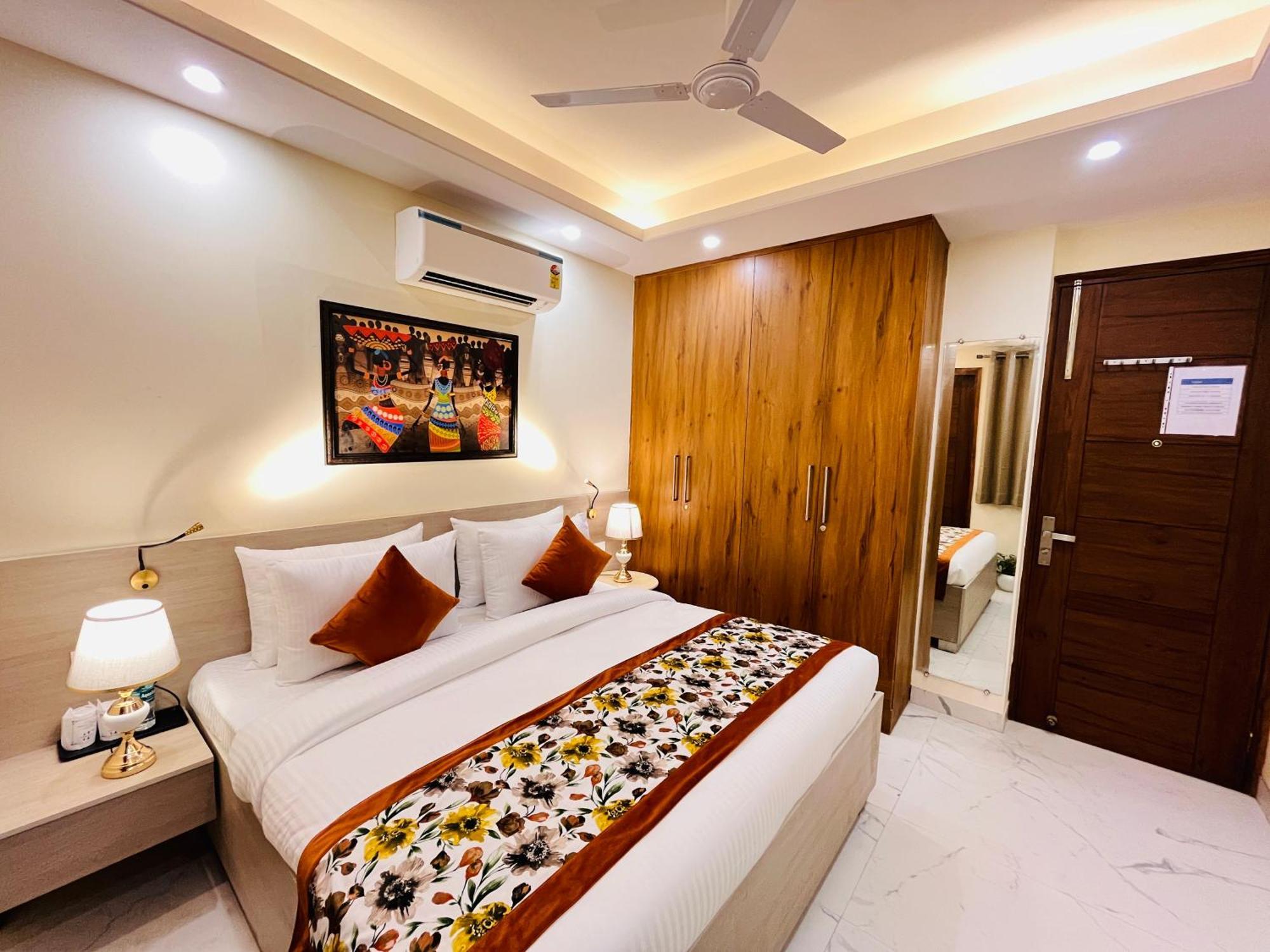 Ivaan Homes Opposite To Iskcon Temple East Of Kailash Hotel 3*