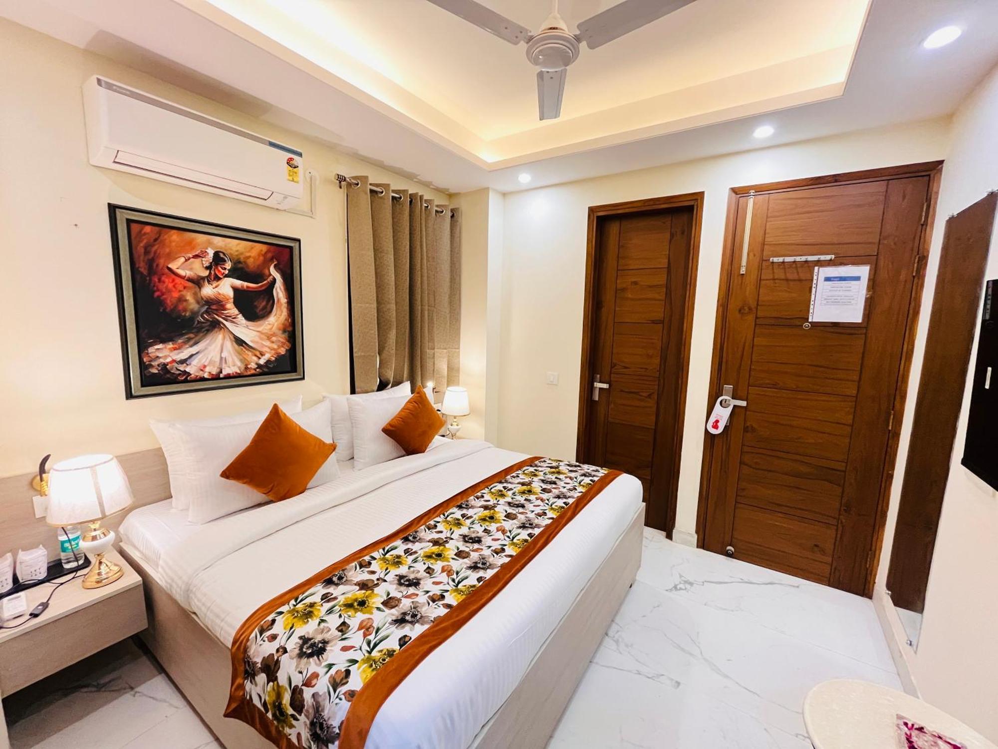 Hotel Ivaan Homes Opposite To Iskcon Temple East Of Kailash 3*