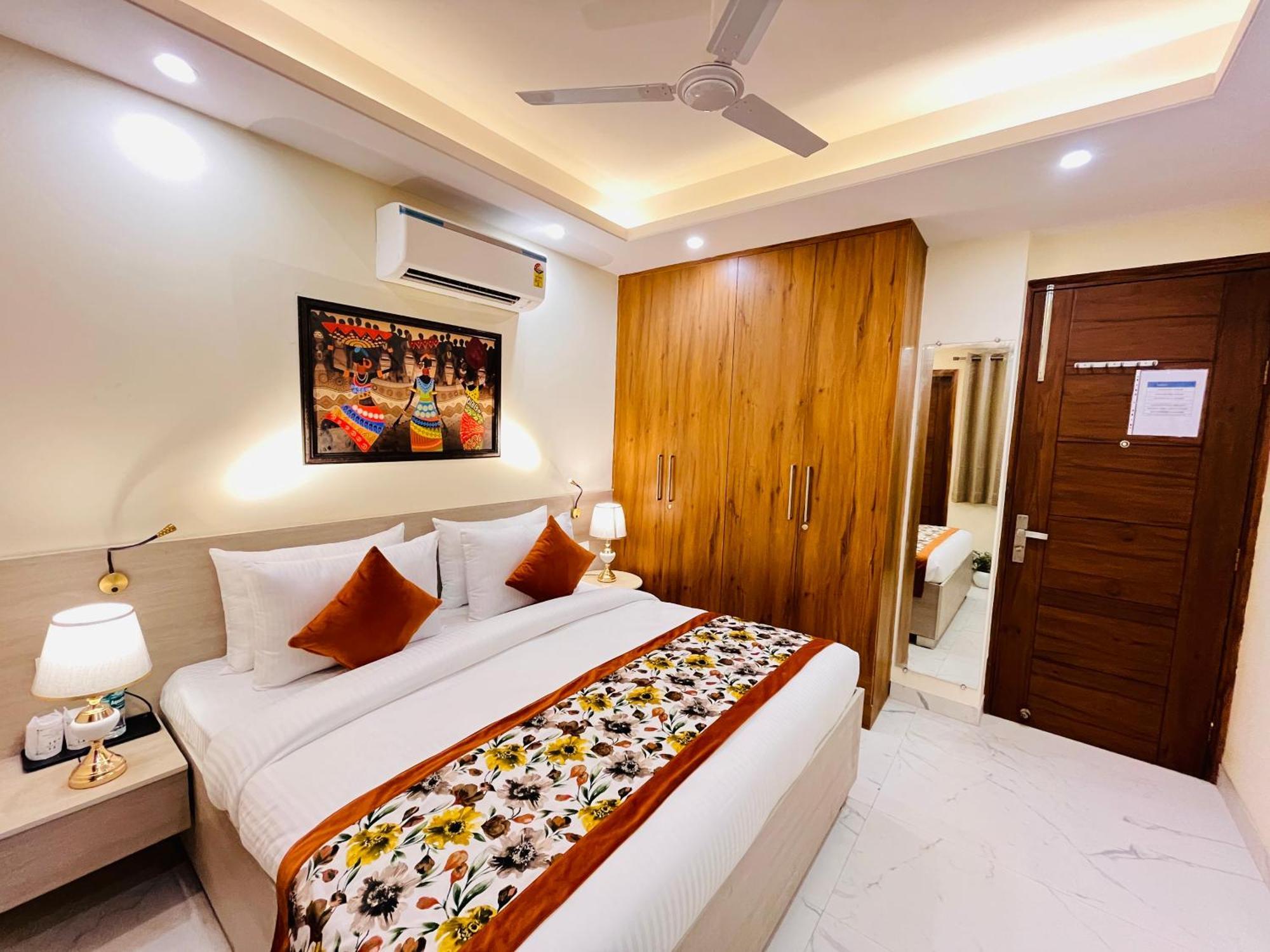 Ivaan Homes Opposite To Iskcon Temple East Of Kailash 3*
