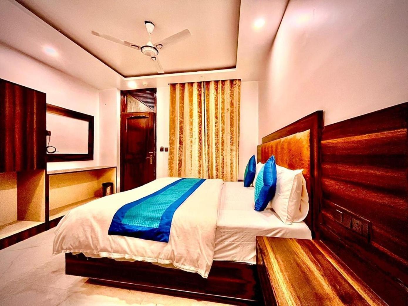 Hotel Shivdev International Near Railway Station 3*