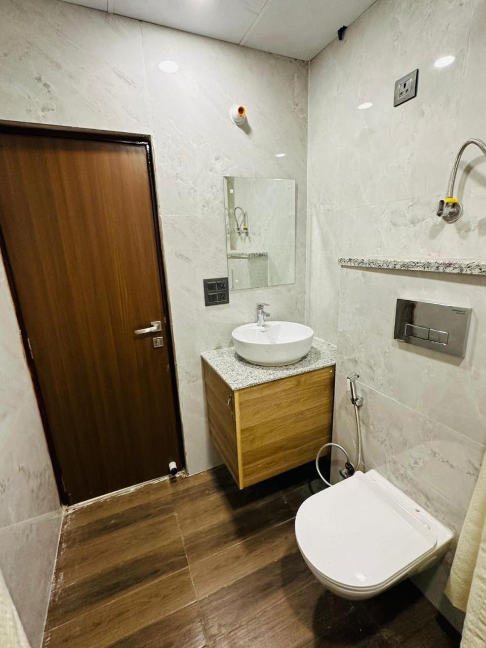 Hotel Shivdev International Near Railway Station 3*