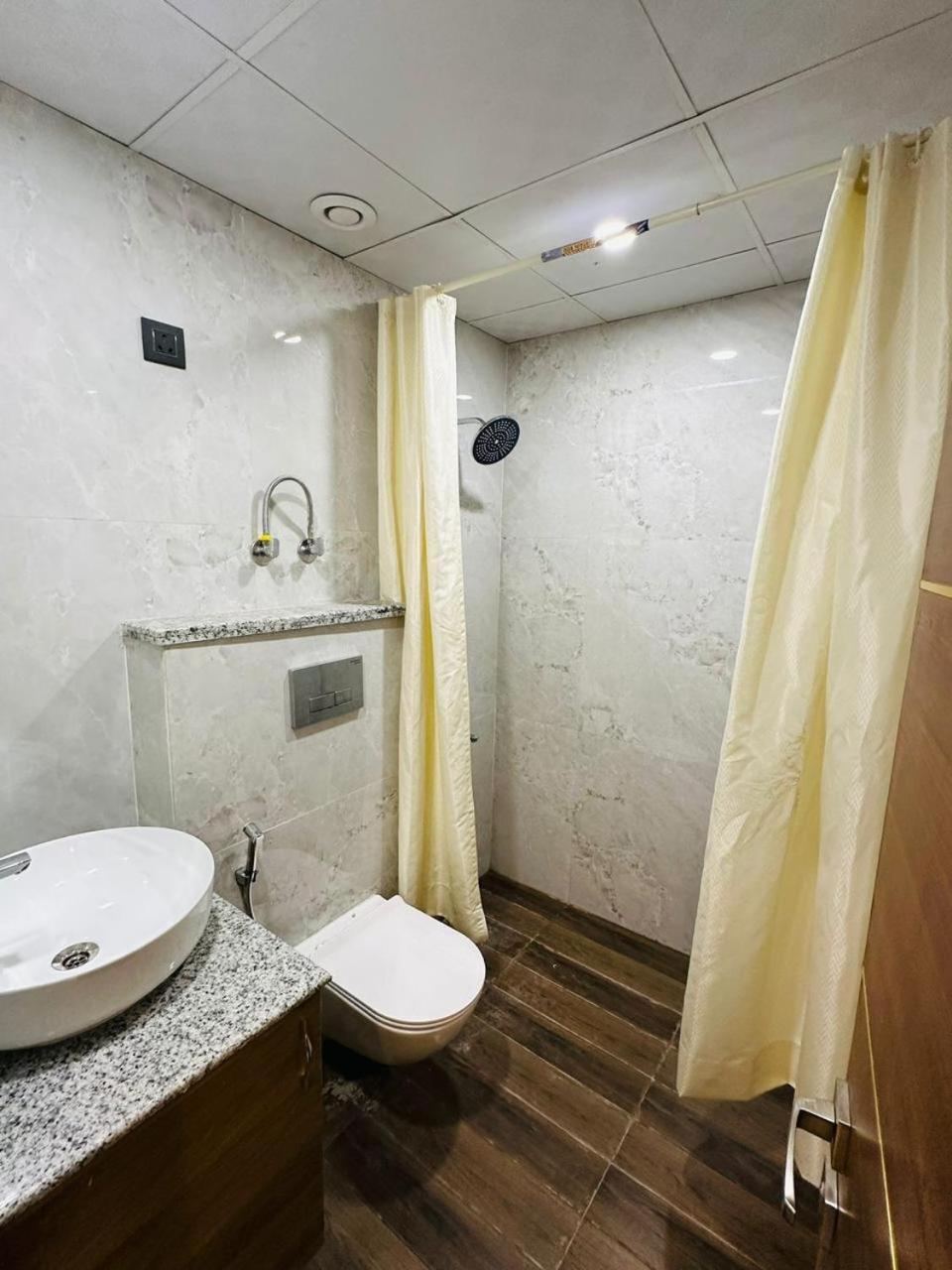 Shivdev International Near Railway Station 3*