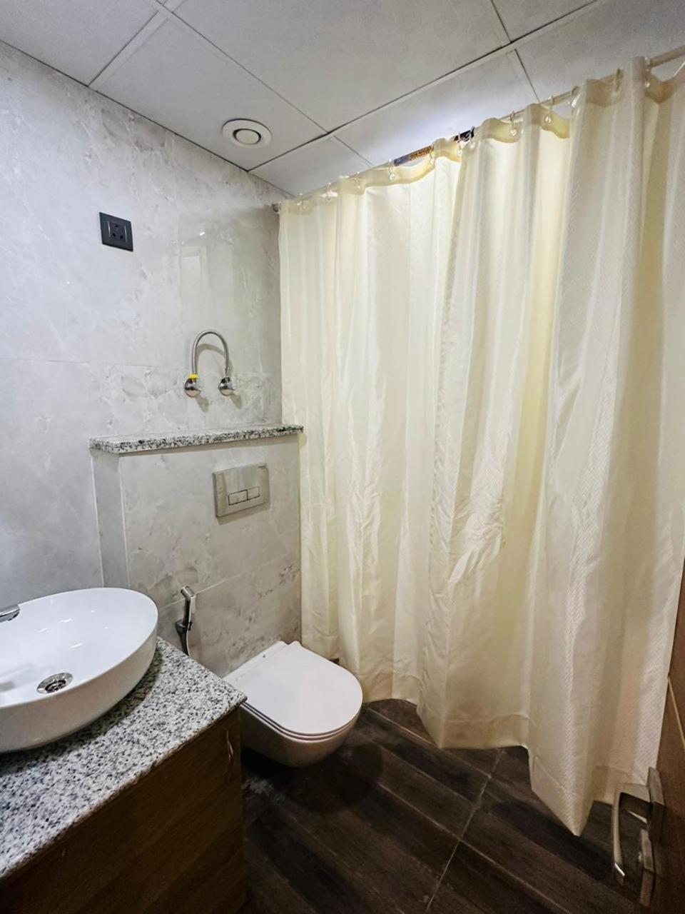 Shivdev International Near Railway Station Hotel 3*