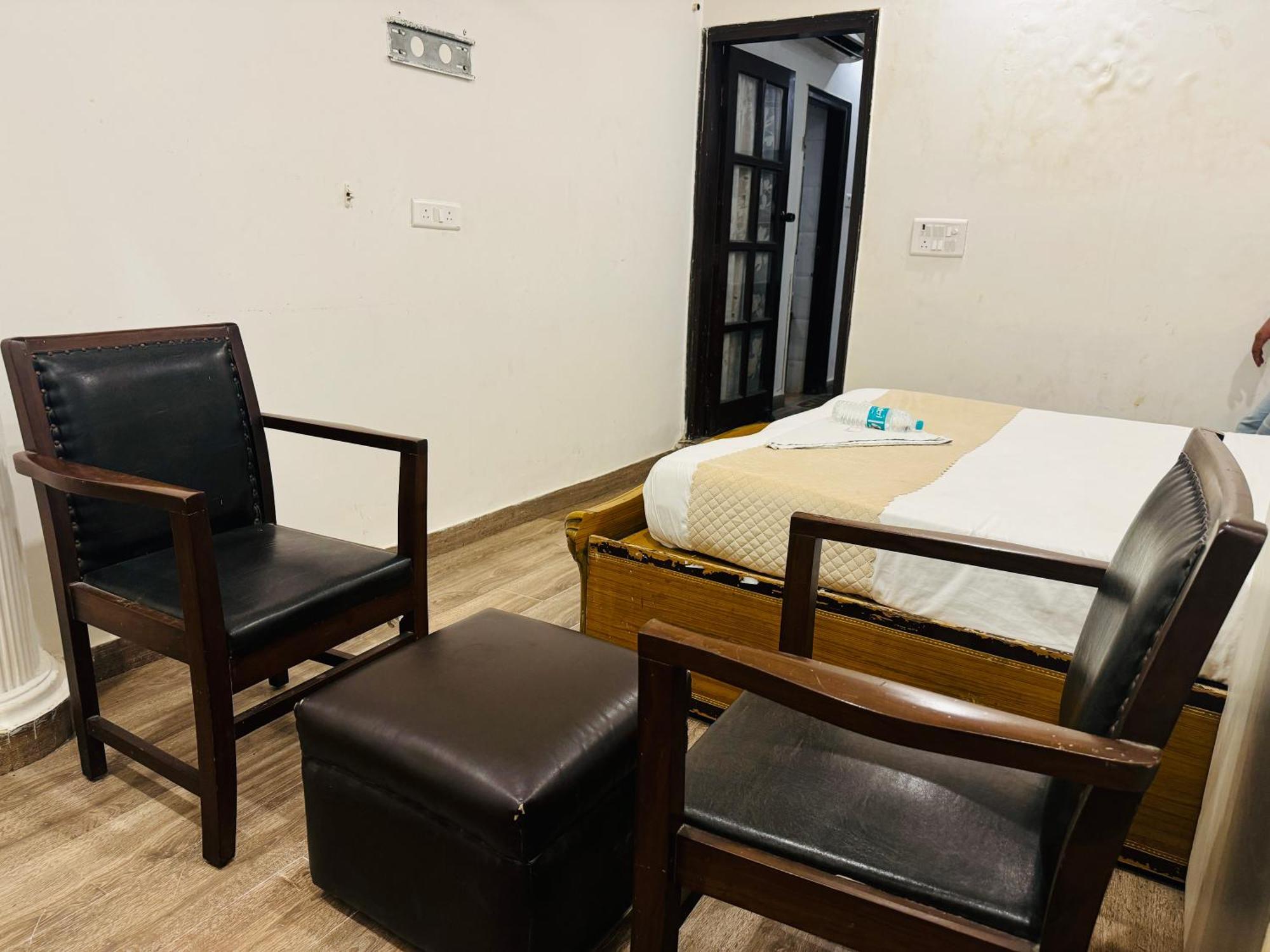 Bir In Jangpura Bed & Breakfast *